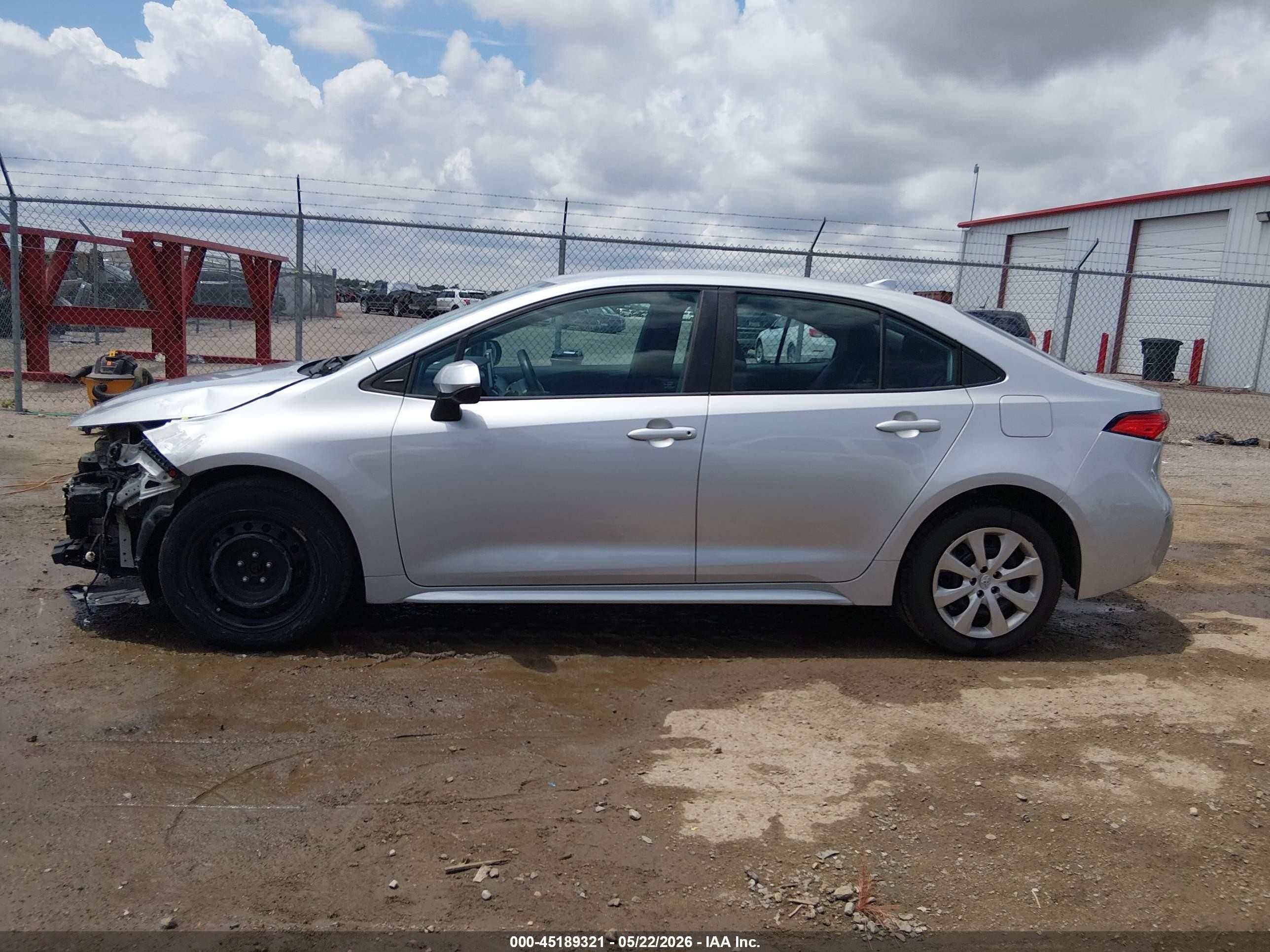 2020 Toyota Corolla Le Silver vin: 5YFEPRAE3LP059263