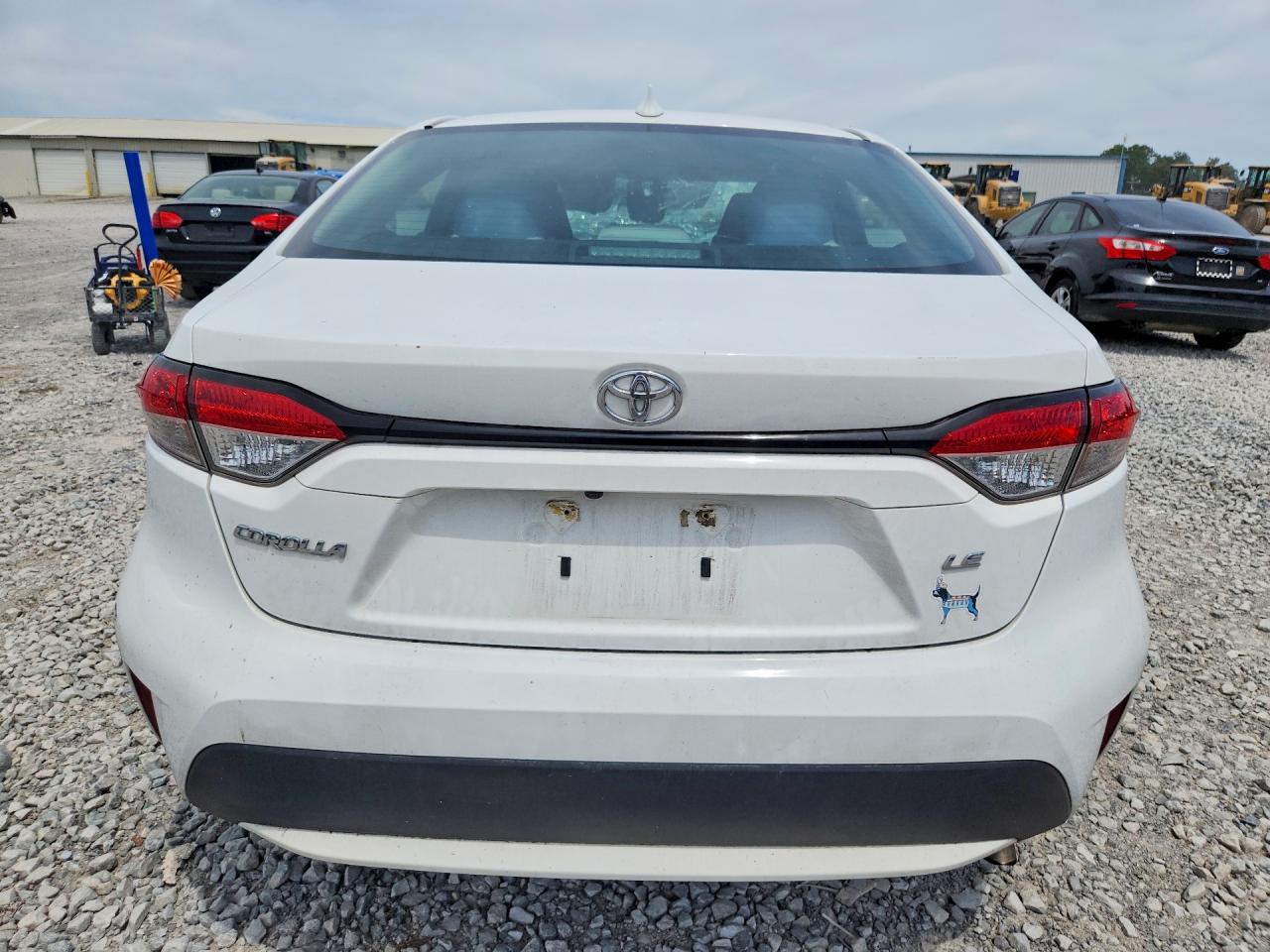 2020 Toyota Corolla Le White vin: 5YFEPRAE4LP051558