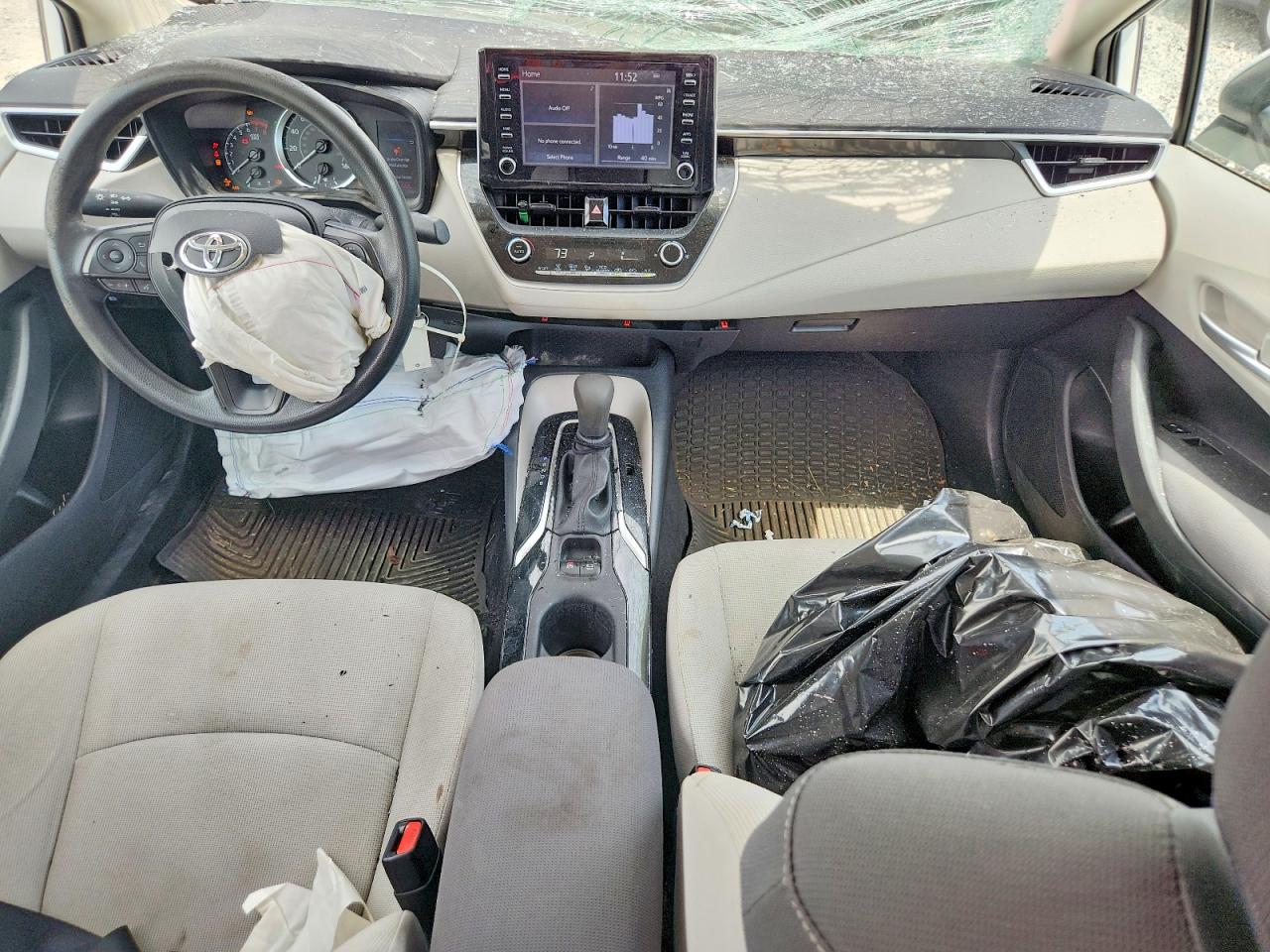 2020 Toyota Corolla Le White vin: 5YFEPRAE4LP051558