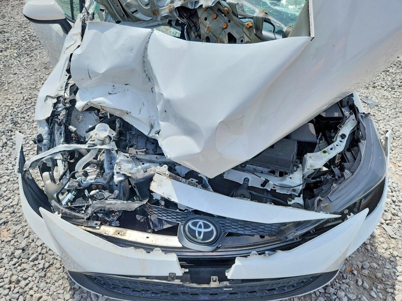 2020 Toyota Corolla Le White vin: 5YFEPRAE4LP051558