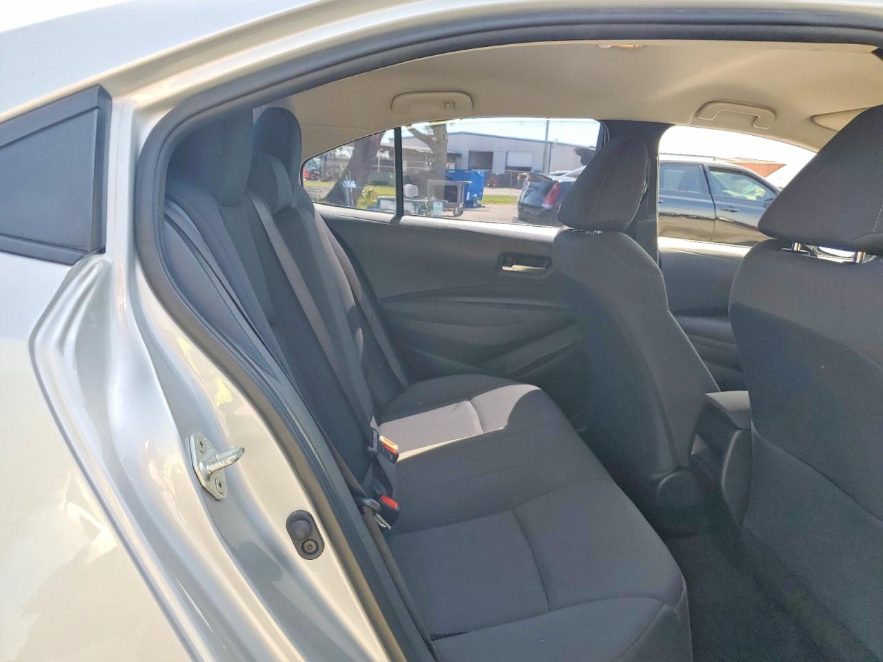 2020 Toyota Corolla Le Silver vin: 5YFEPRAE4LP075214