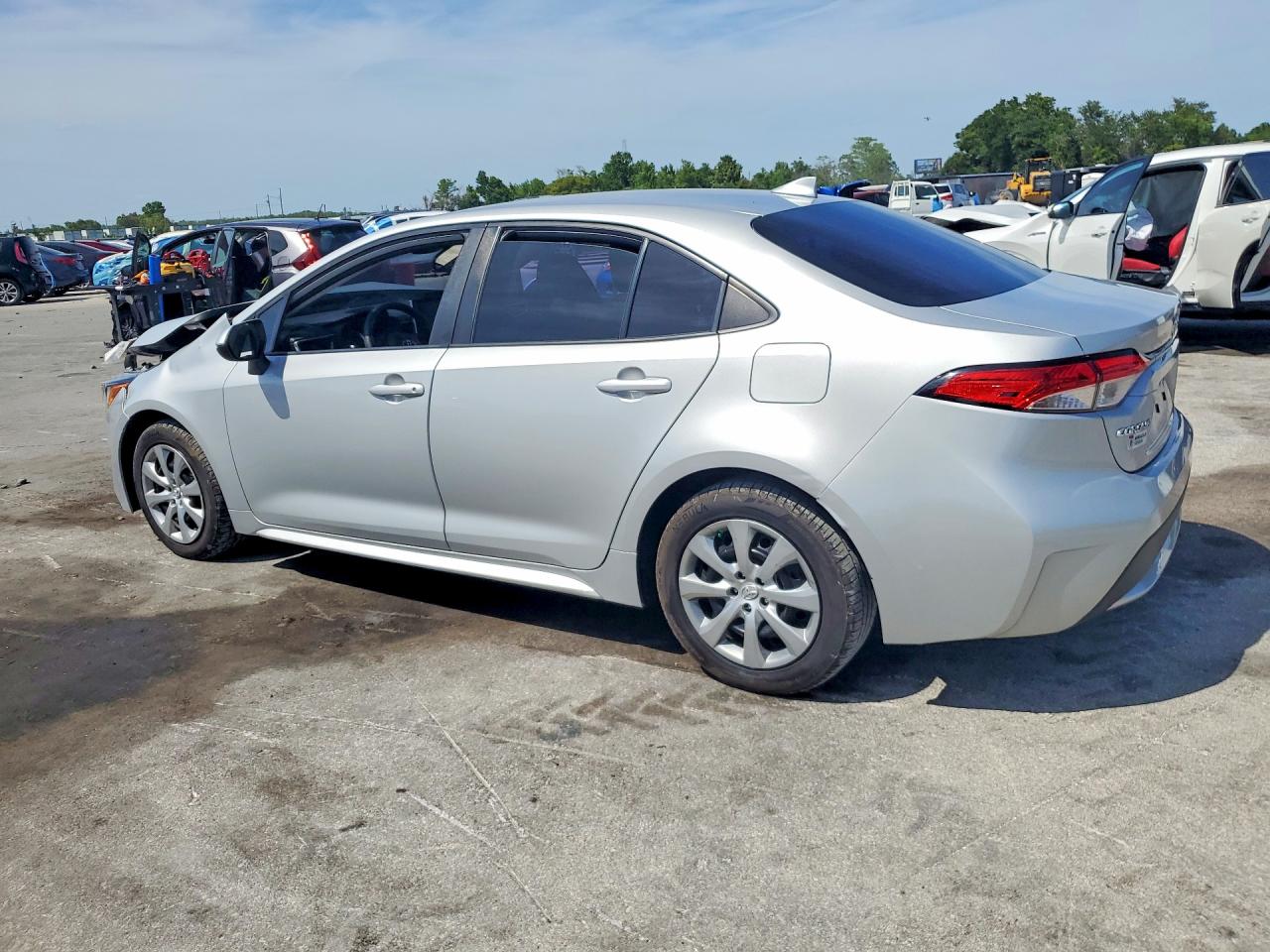 2020 Toyota Corolla Le Silver vin: 5YFEPRAE4LP075214