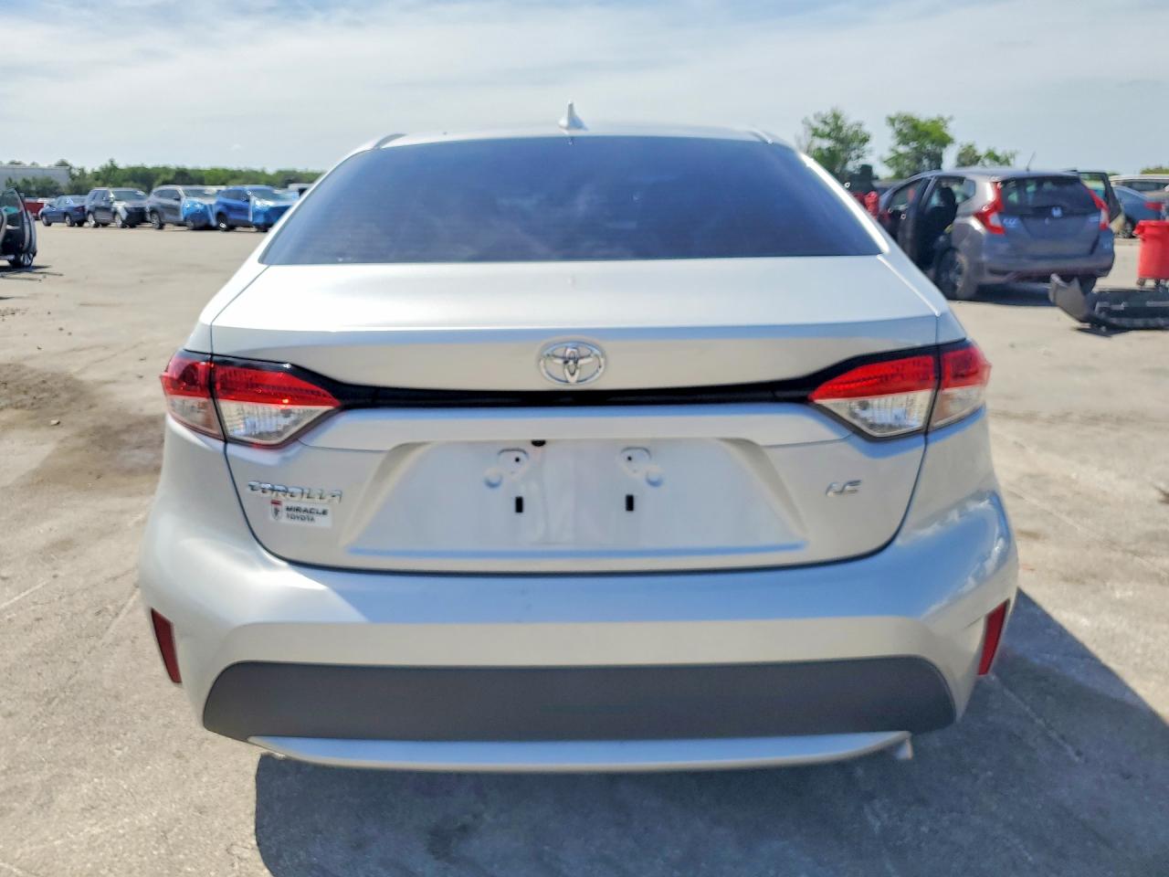 2020 Toyota Corolla Le Silver vin: 5YFEPRAE4LP075214