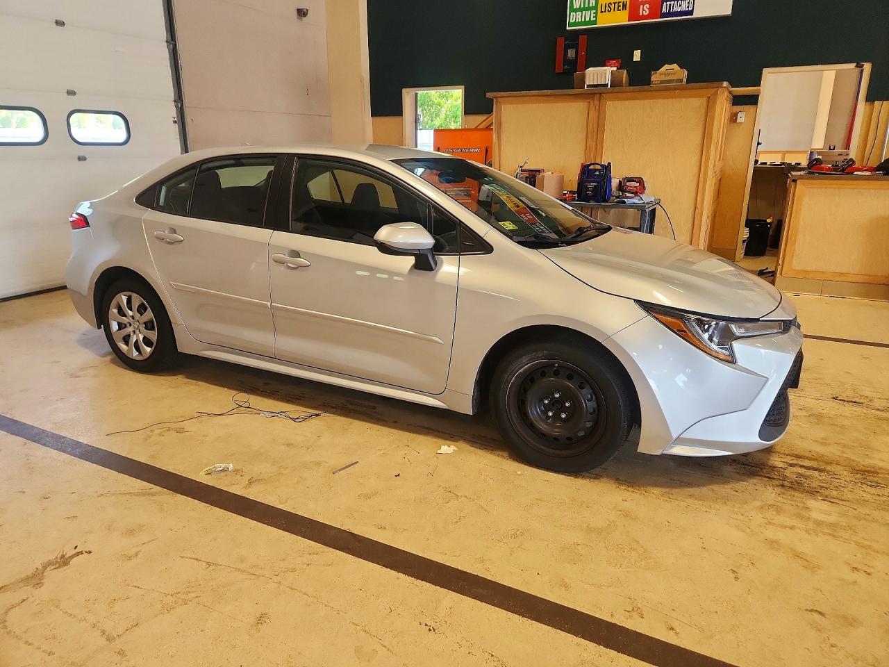 2020 Toyota Corolla Le Silver vin: 5YFEPRAE4LP123522