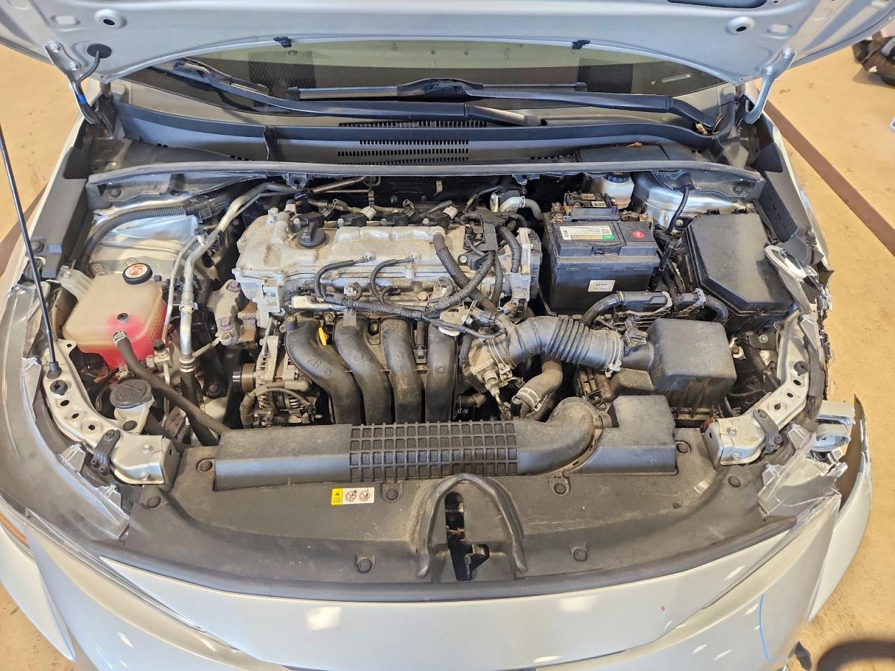 2020 Toyota Corolla Le Silver vin: 5YFEPRAE4LP123522