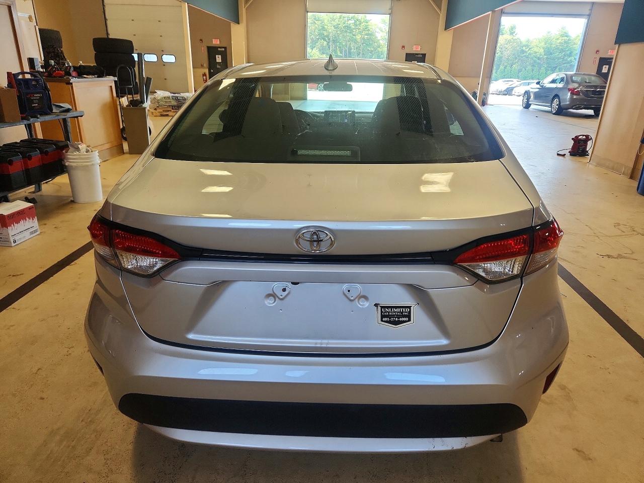 2020 Toyota Corolla Le Silver vin: 5YFEPRAE4LP123522