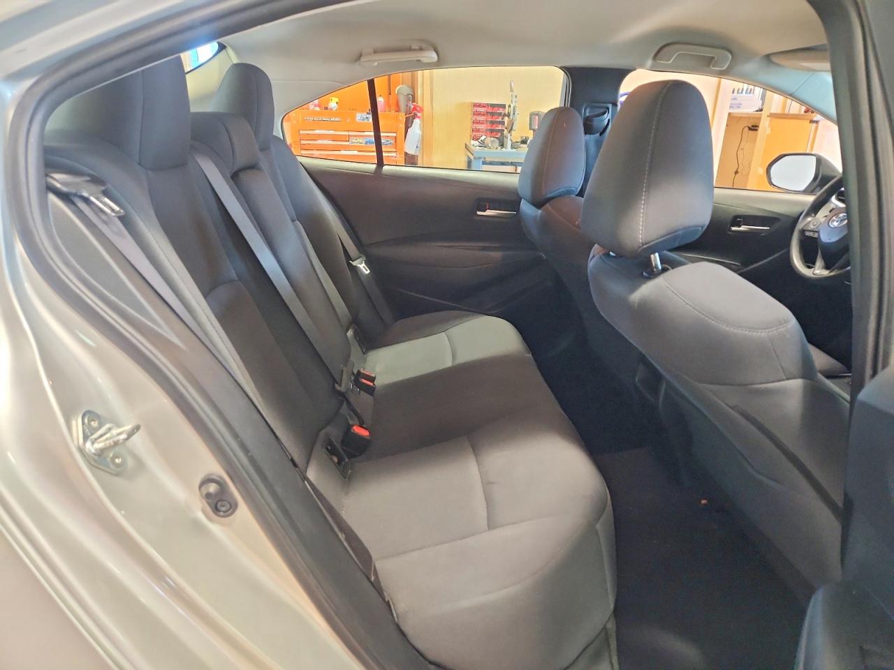 2020 Toyota Corolla Le Silver vin: 5YFEPRAE4LP123522