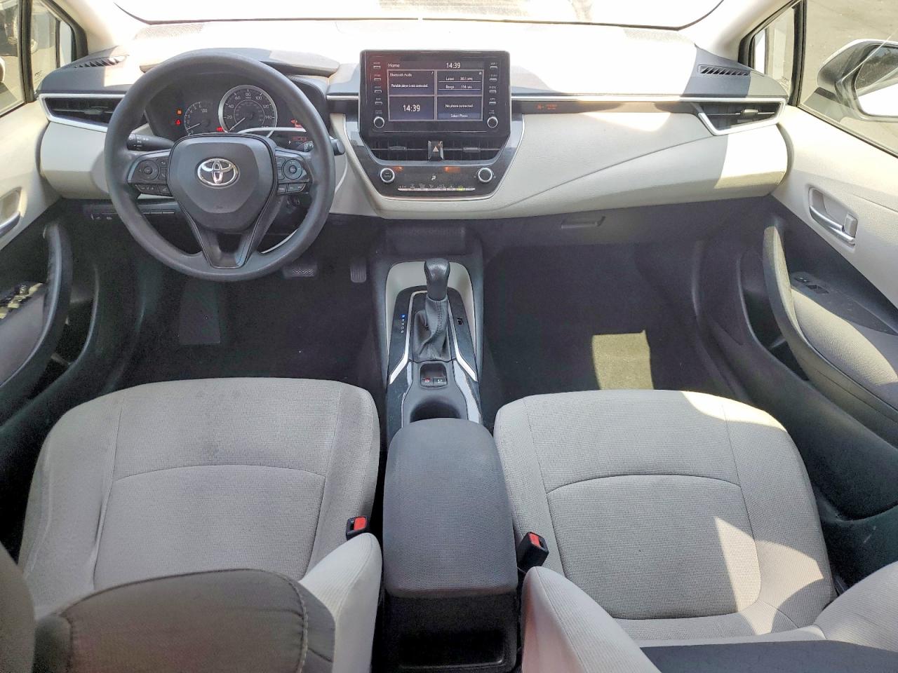 2020 Toyota Corolla Le White vin: 5YFEPRAE4LP123908