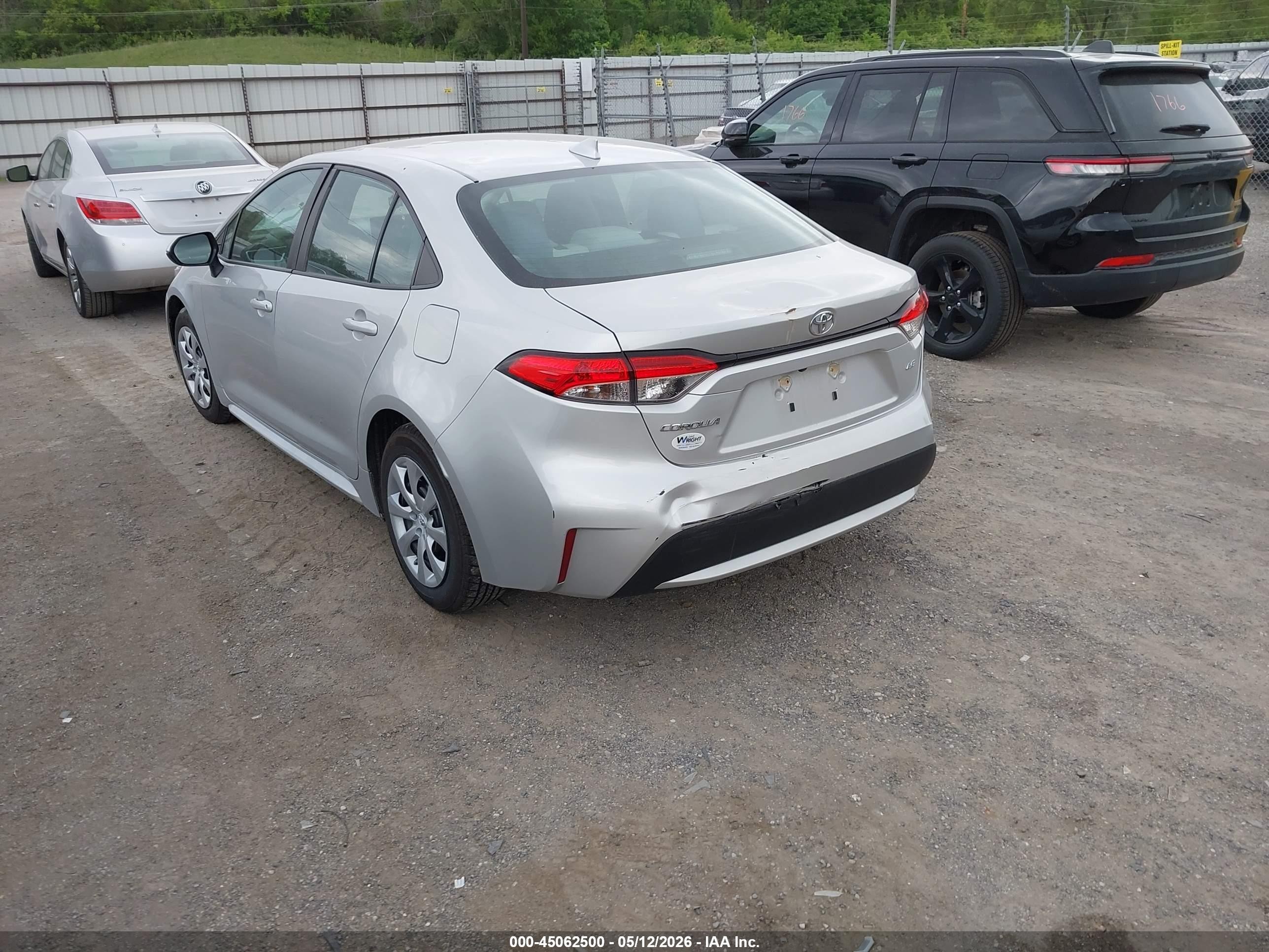 2020 Toyota Corolla Le Серебряный vin: 5YFEPRAE5LP030301