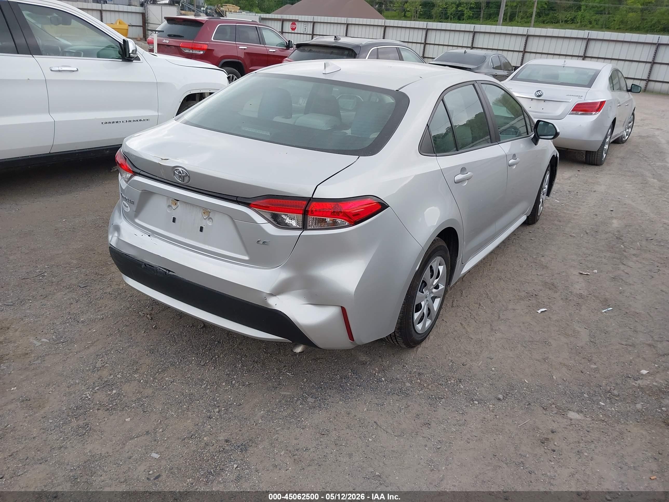 2020 Toyota Corolla Le Серебряный vin: 5YFEPRAE5LP030301