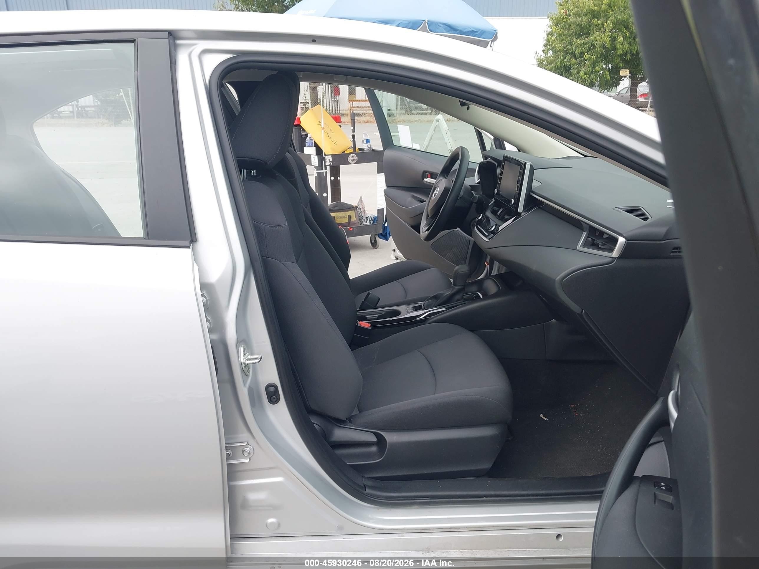 2020 Toyota Corolla Le Gray vin: 5YFEPRAE5LP084293