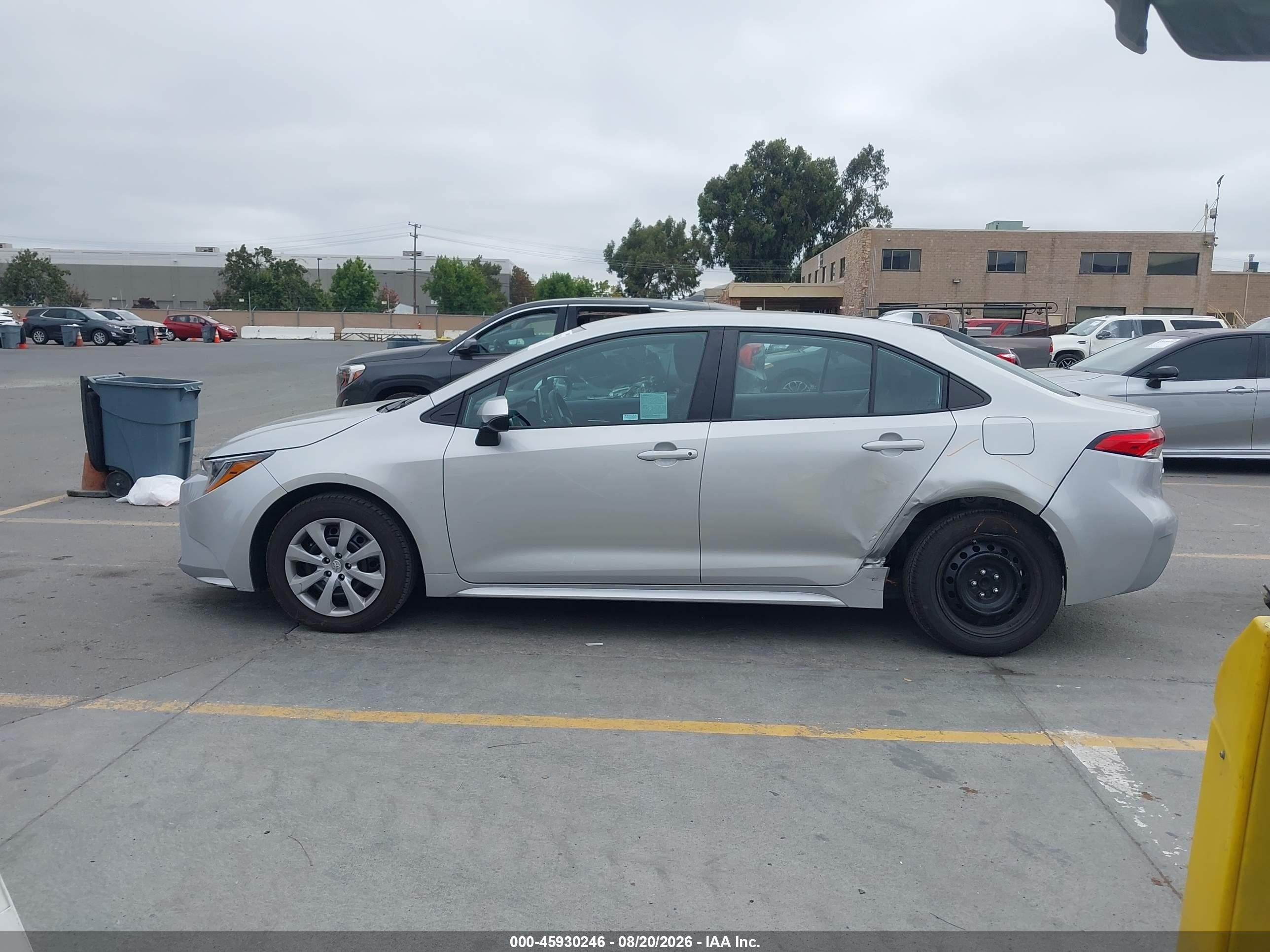 2020 Toyota Corolla Le Gray vin: 5YFEPRAE5LP084293