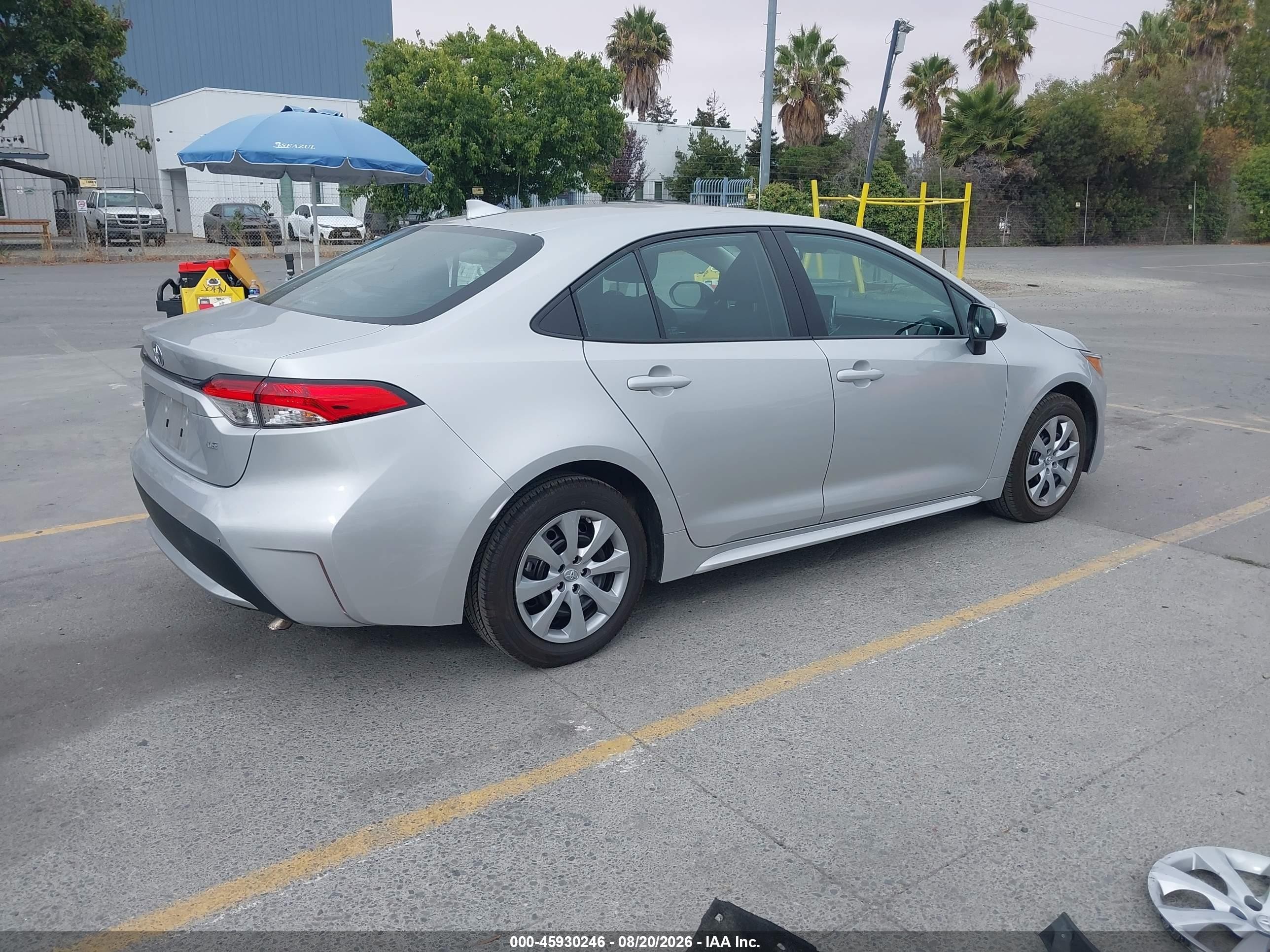 2020 Toyota Corolla Le Gray vin: 5YFEPRAE5LP084293