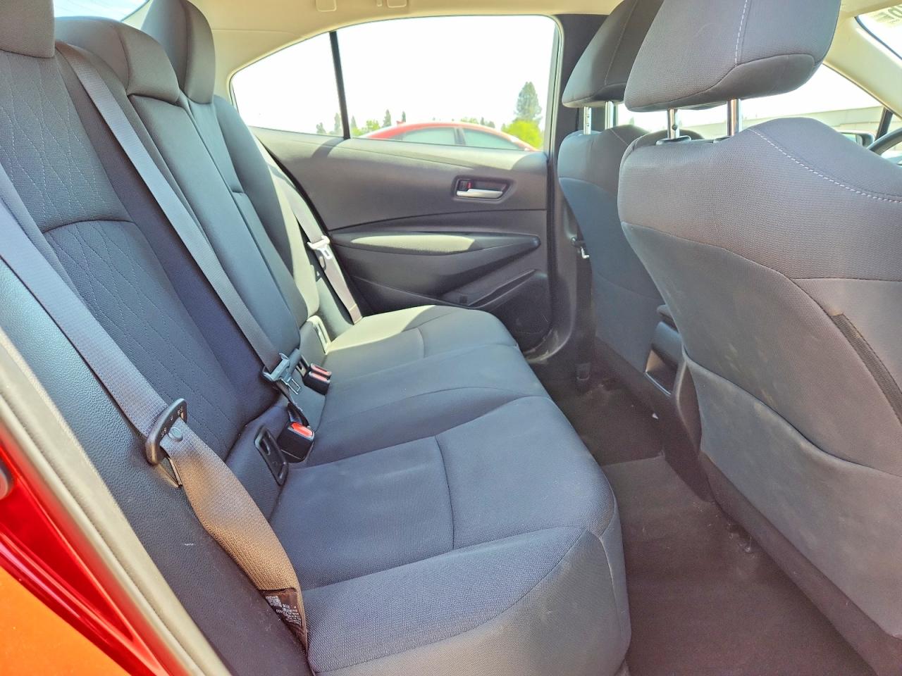 2020 Toyota Corolla Le Red vin: 5YFEPRAE5LP139051