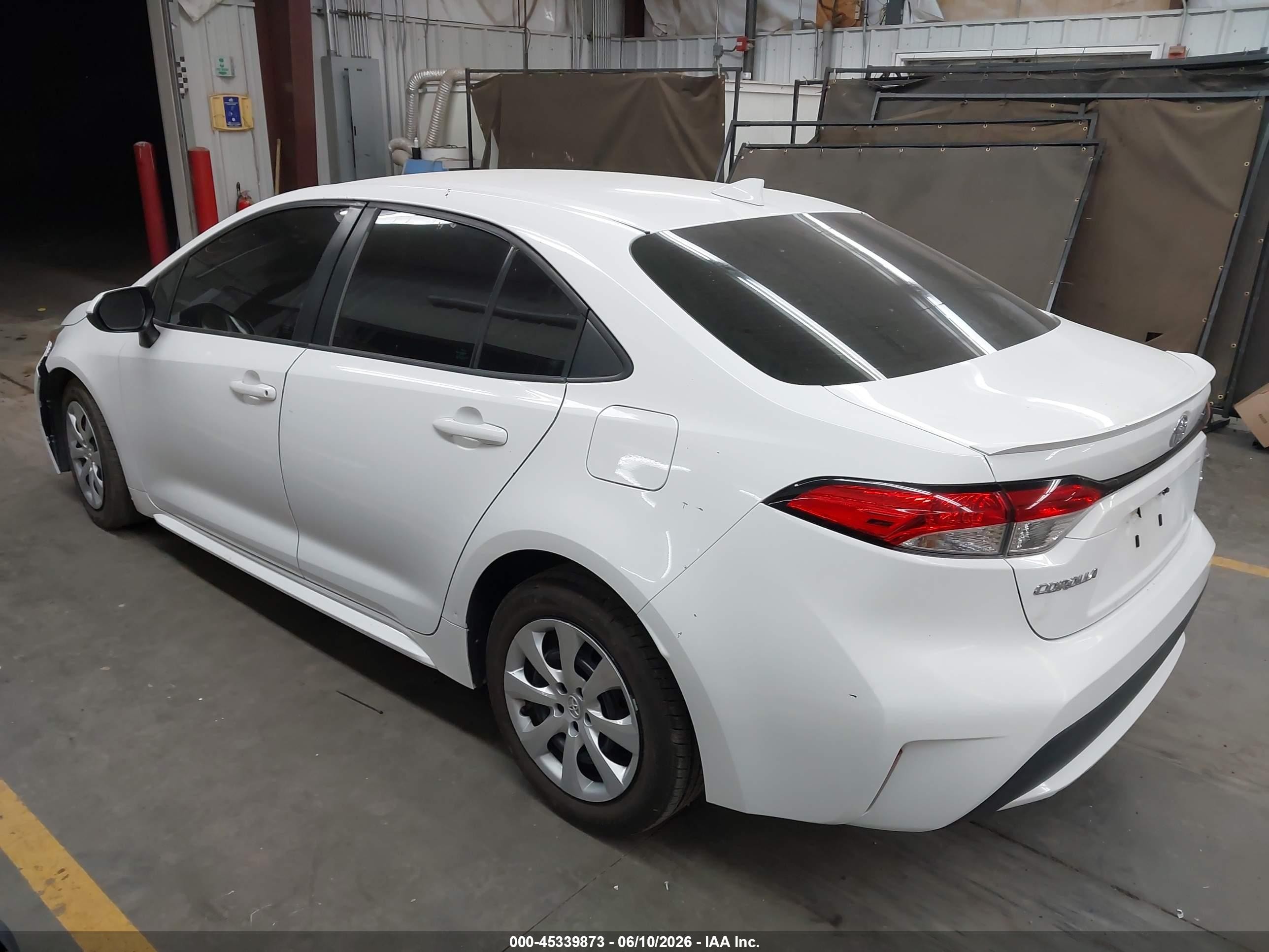 2020 Toyota Corolla Le White vin: 5YFEPRAE6LP024099