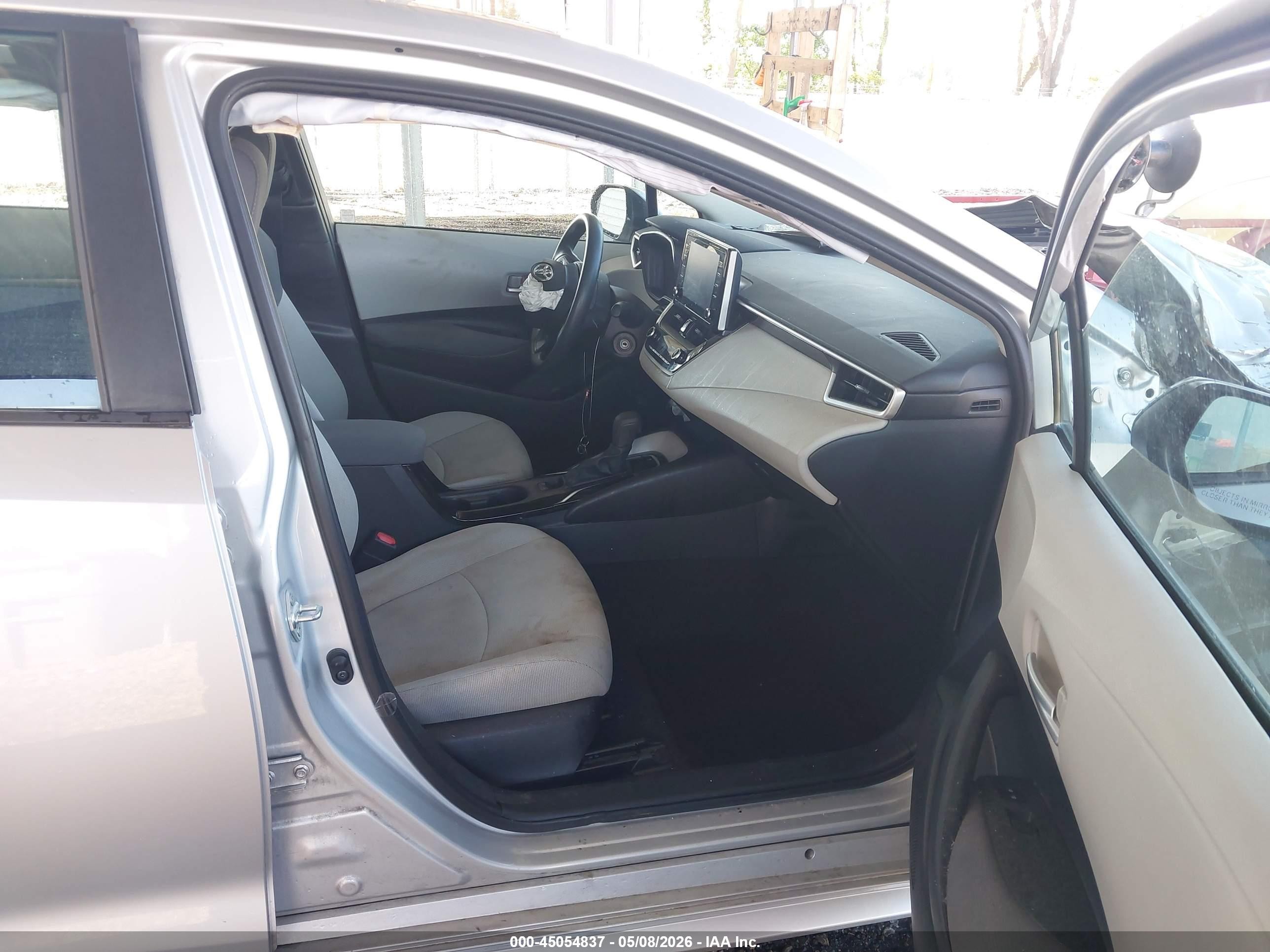 2020 Toyota Corolla Le Silver vin: 5YFEPRAE7LP125216