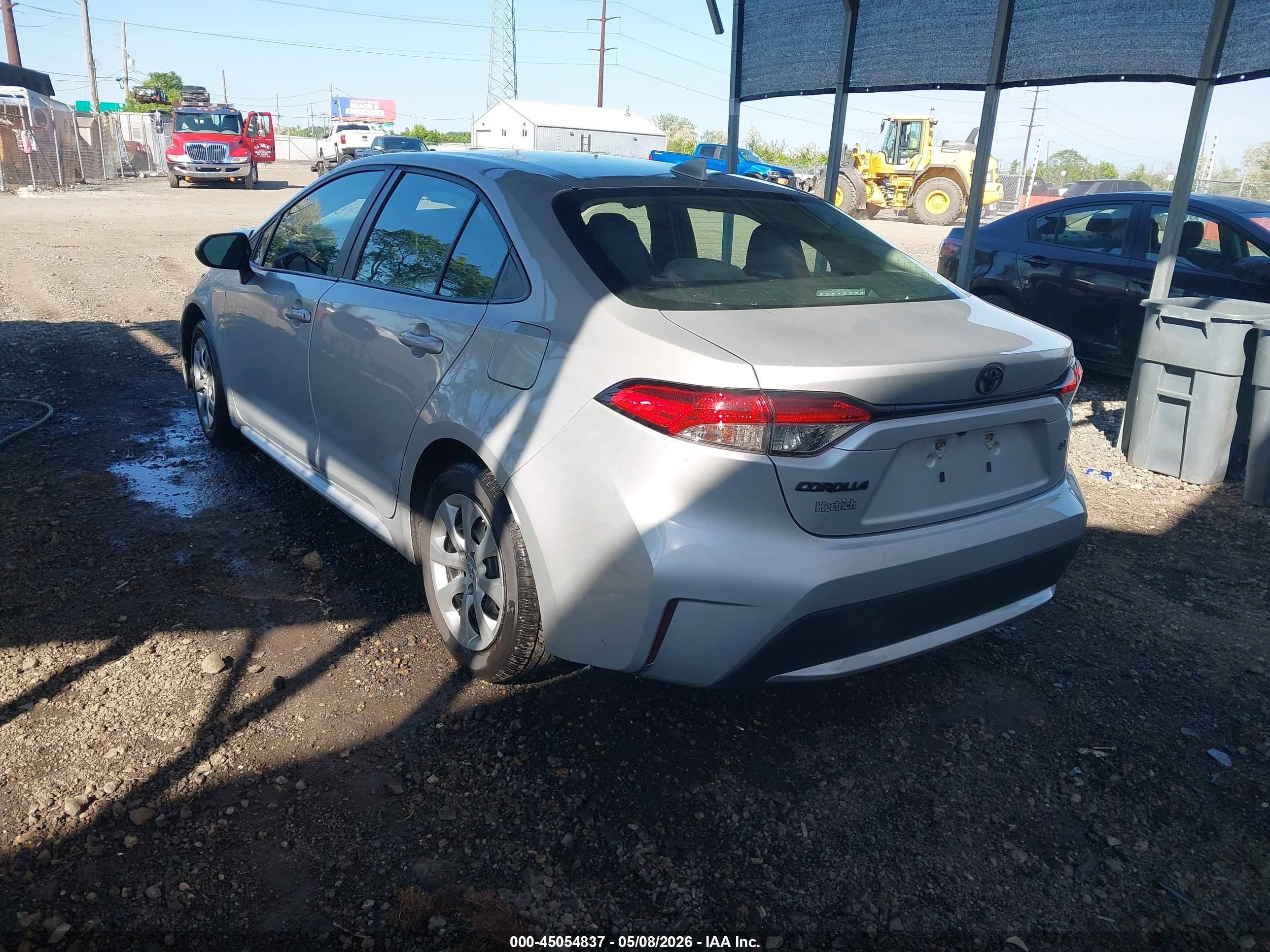 2020 Toyota Corolla Le Silver vin: 5YFEPRAE7LP125216