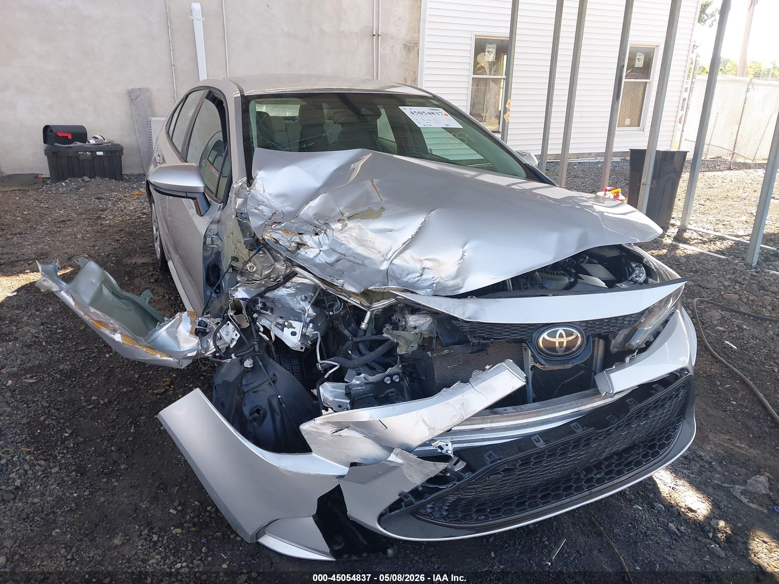 2020 Toyota Corolla Le Silver vin: 5YFEPRAE7LP125216
