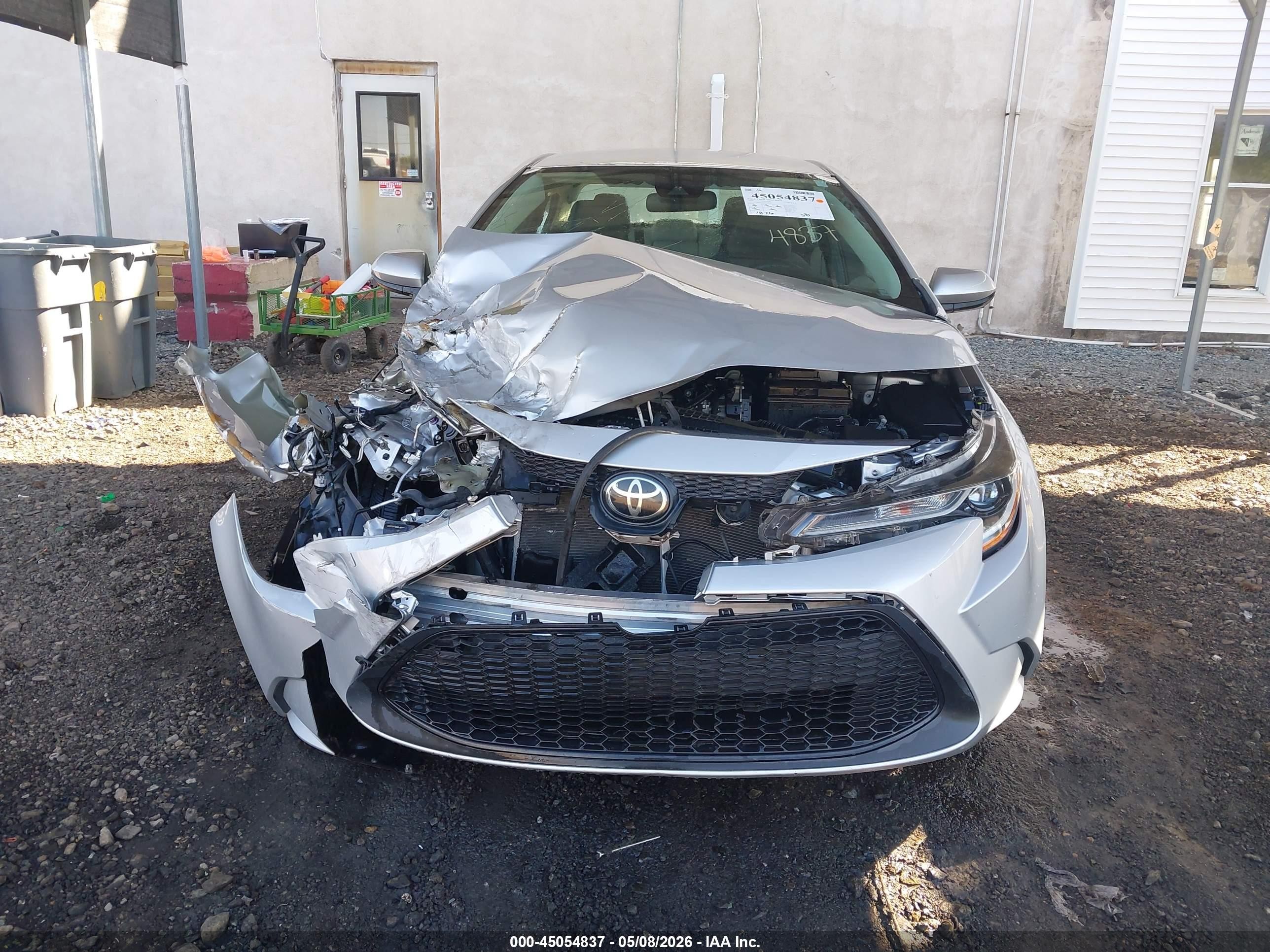 2020 Toyota Corolla Le Silver vin: 5YFEPRAE7LP125216
