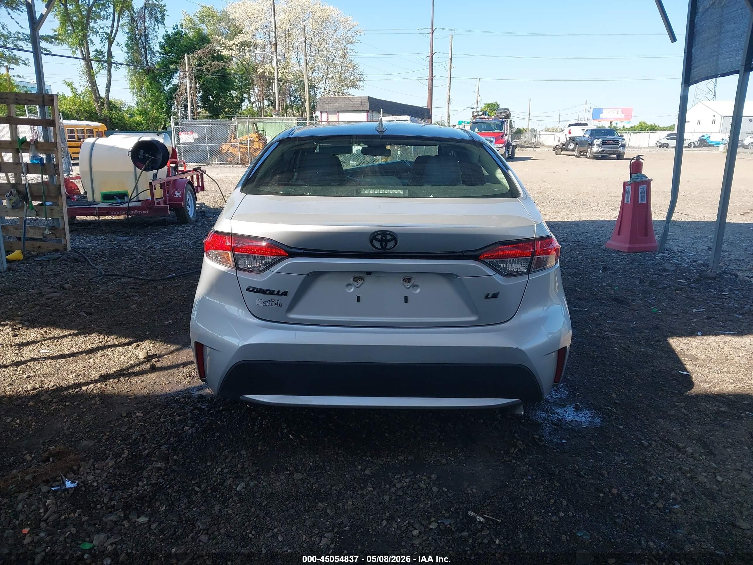 2020 Toyota Corolla Le Silver vin: 5YFEPRAE7LP125216