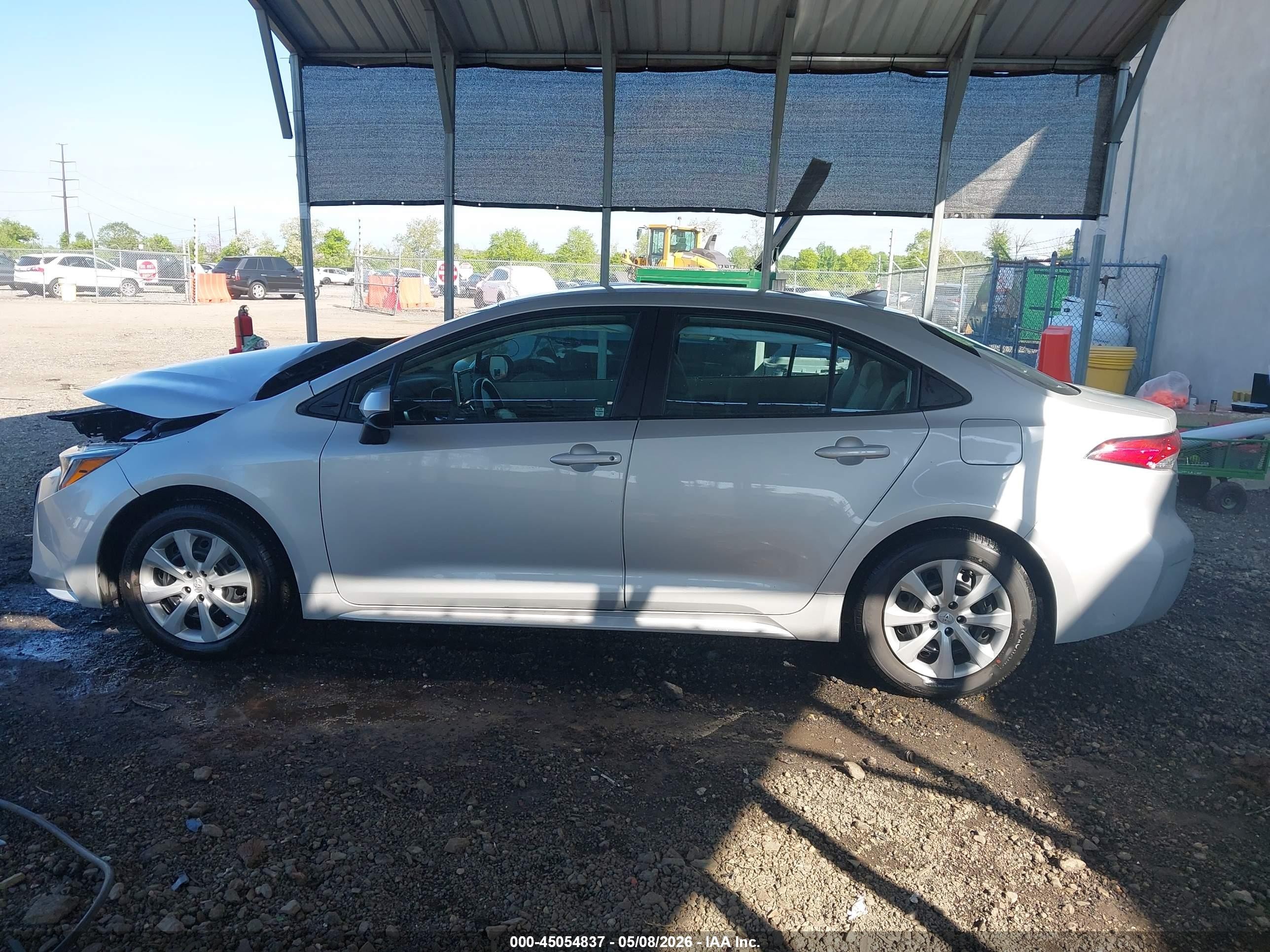 2020 Toyota Corolla Le Silver vin: 5YFEPRAE7LP125216