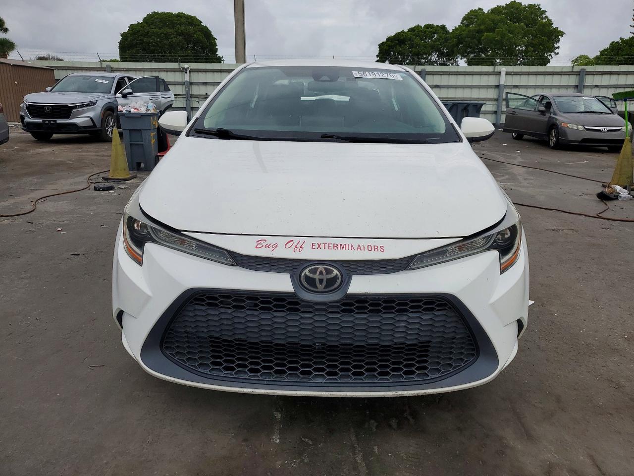 2020 Toyota Corolla Le White vin: 5YFEPRAE8LP091836