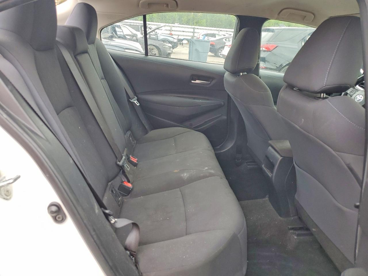 2020 Toyota Corolla Le White vin: 5YFEPRAE8LP091836