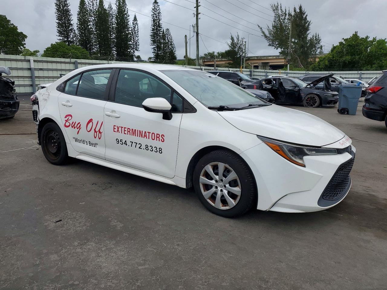 2020 Toyota Corolla Le White vin: 5YFEPRAE8LP091836