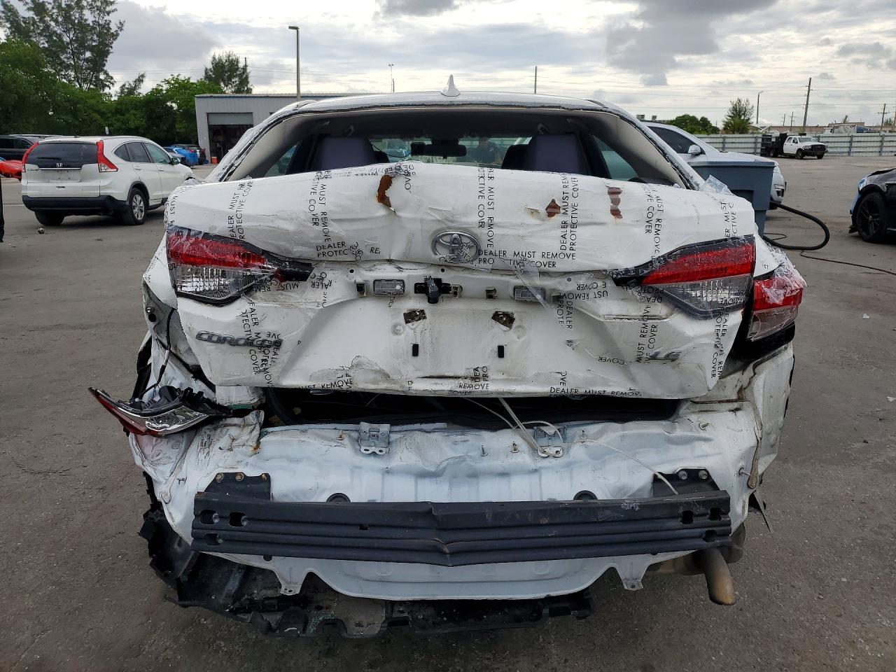 2020 Toyota Corolla Le White vin: 5YFEPRAE8LP091836