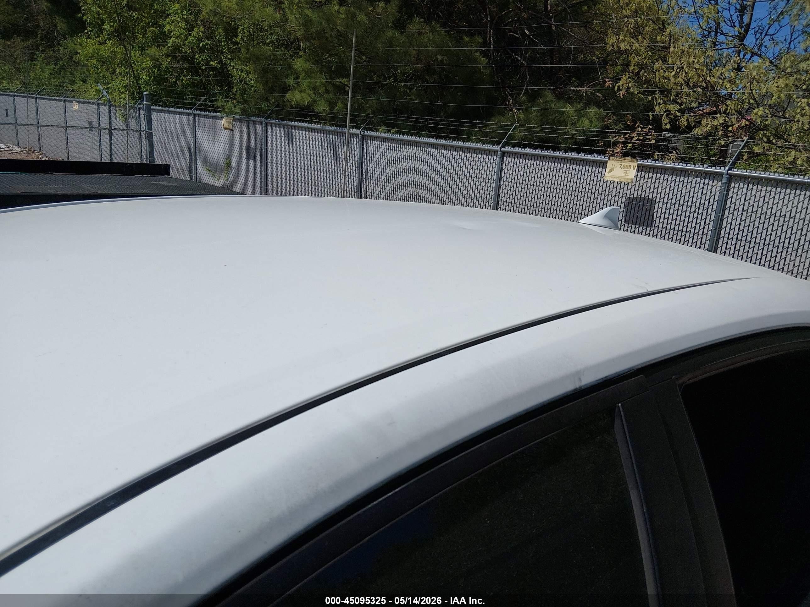 2020 Toyota Corolla Le White vin: 5YFEPRAEXLP070390