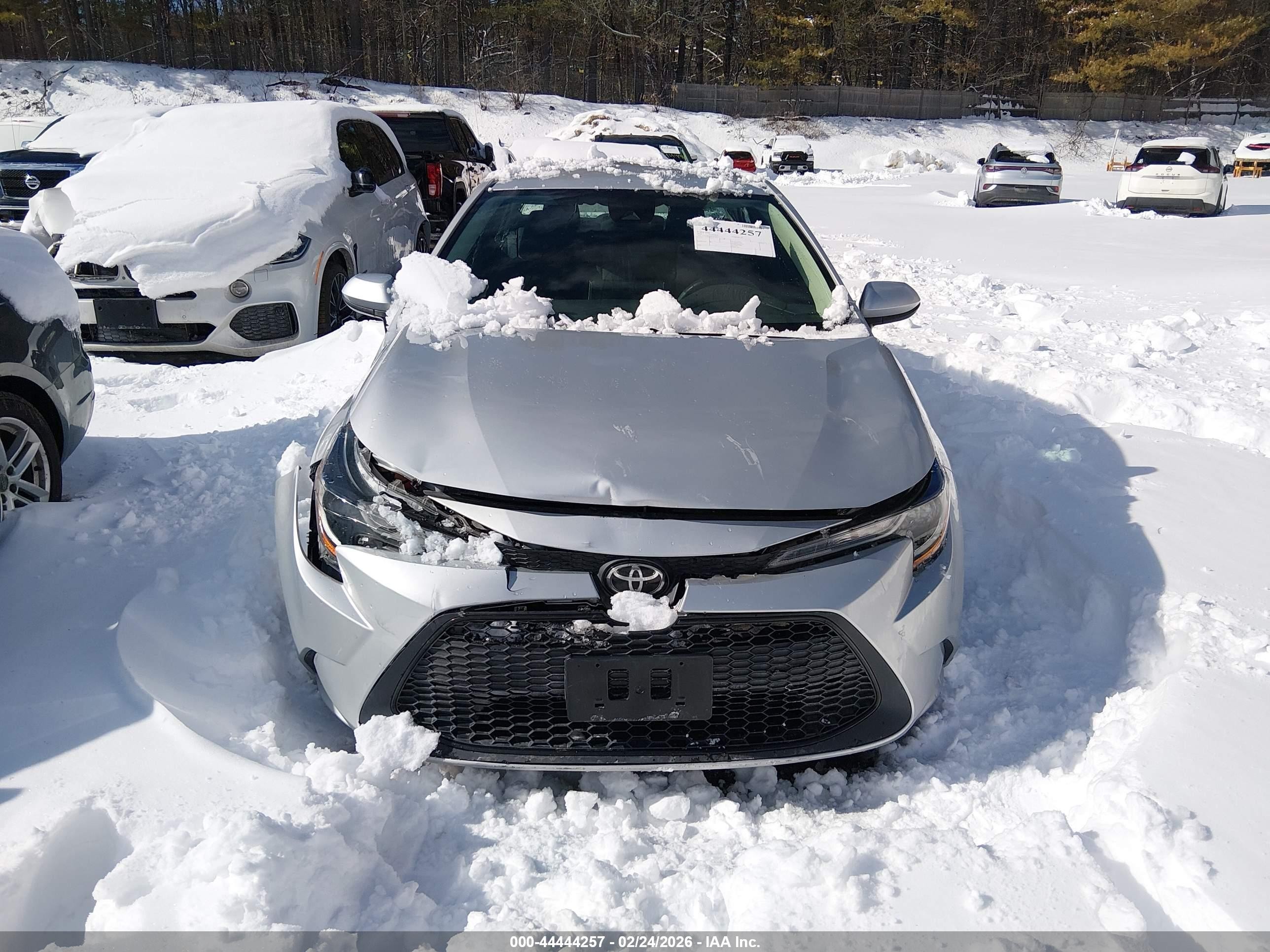 2020 Toyota Corolla Le Silver vin: 5YFEPRAEXLP078652