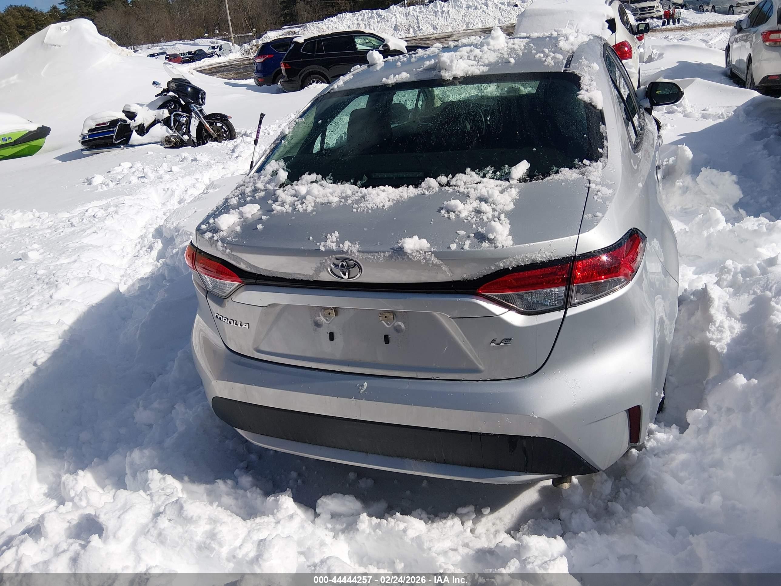 2020 Toyota Corolla Le Silver vin: 5YFEPRAEXLP078652