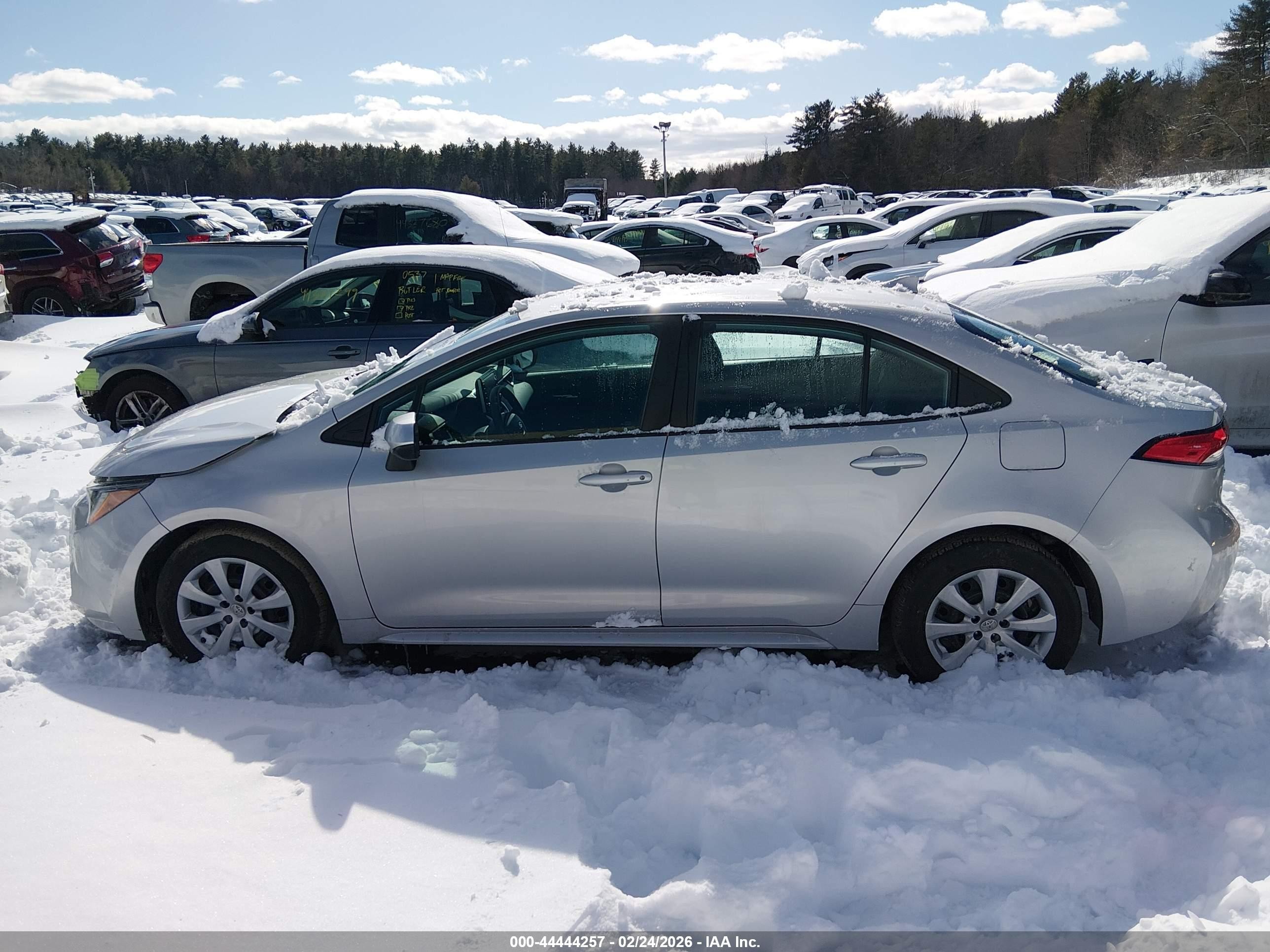 2020 Toyota Corolla Le Silver vin: 5YFEPRAEXLP078652