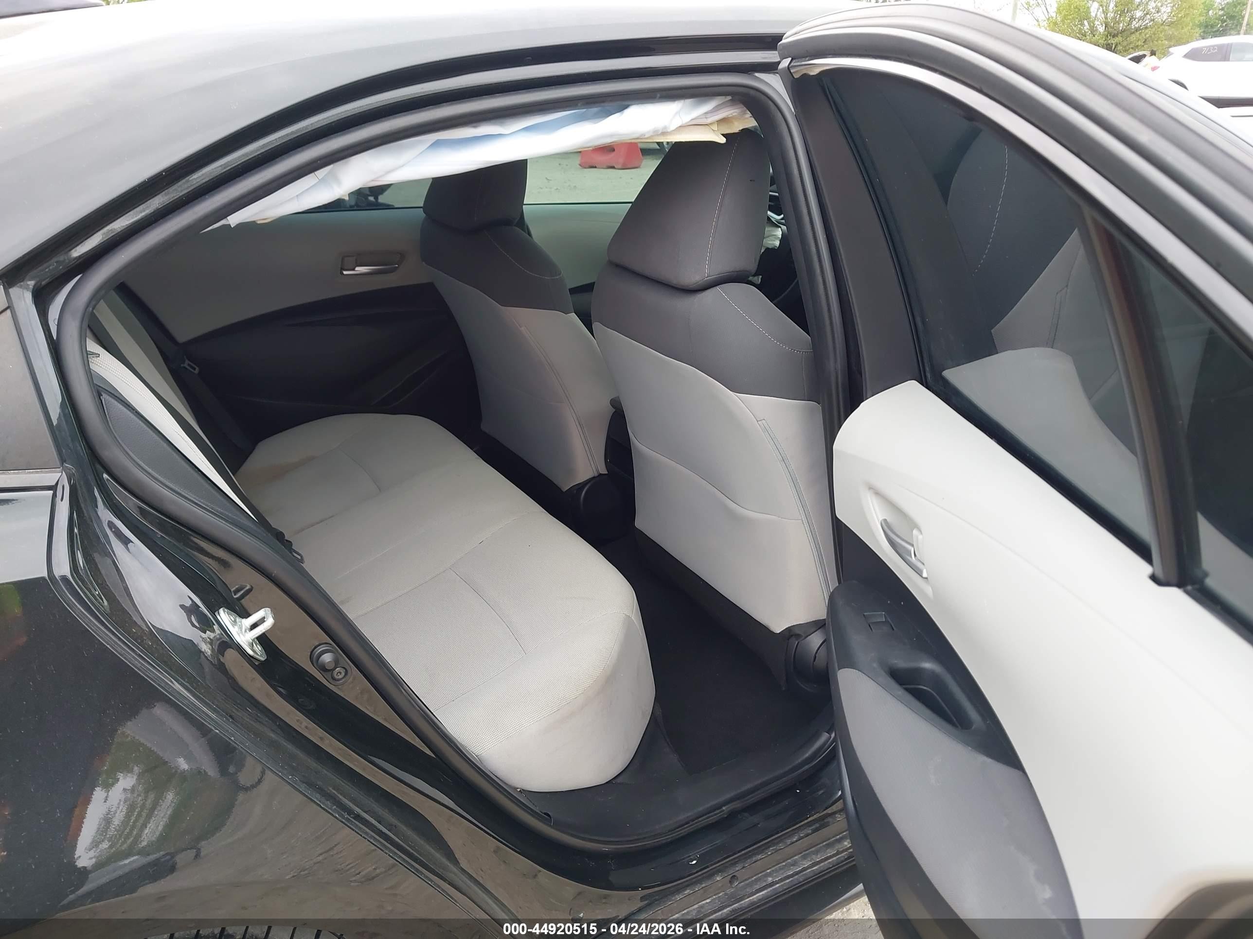2020 Toyota Corolla Le Black vin: 5YFEPRAEXLP106997