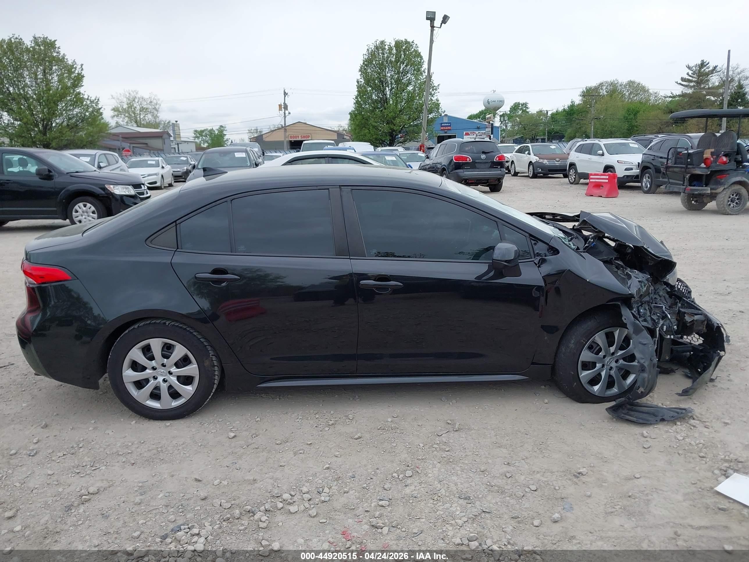 2020 Toyota Corolla Le Black vin: 5YFEPRAEXLP106997