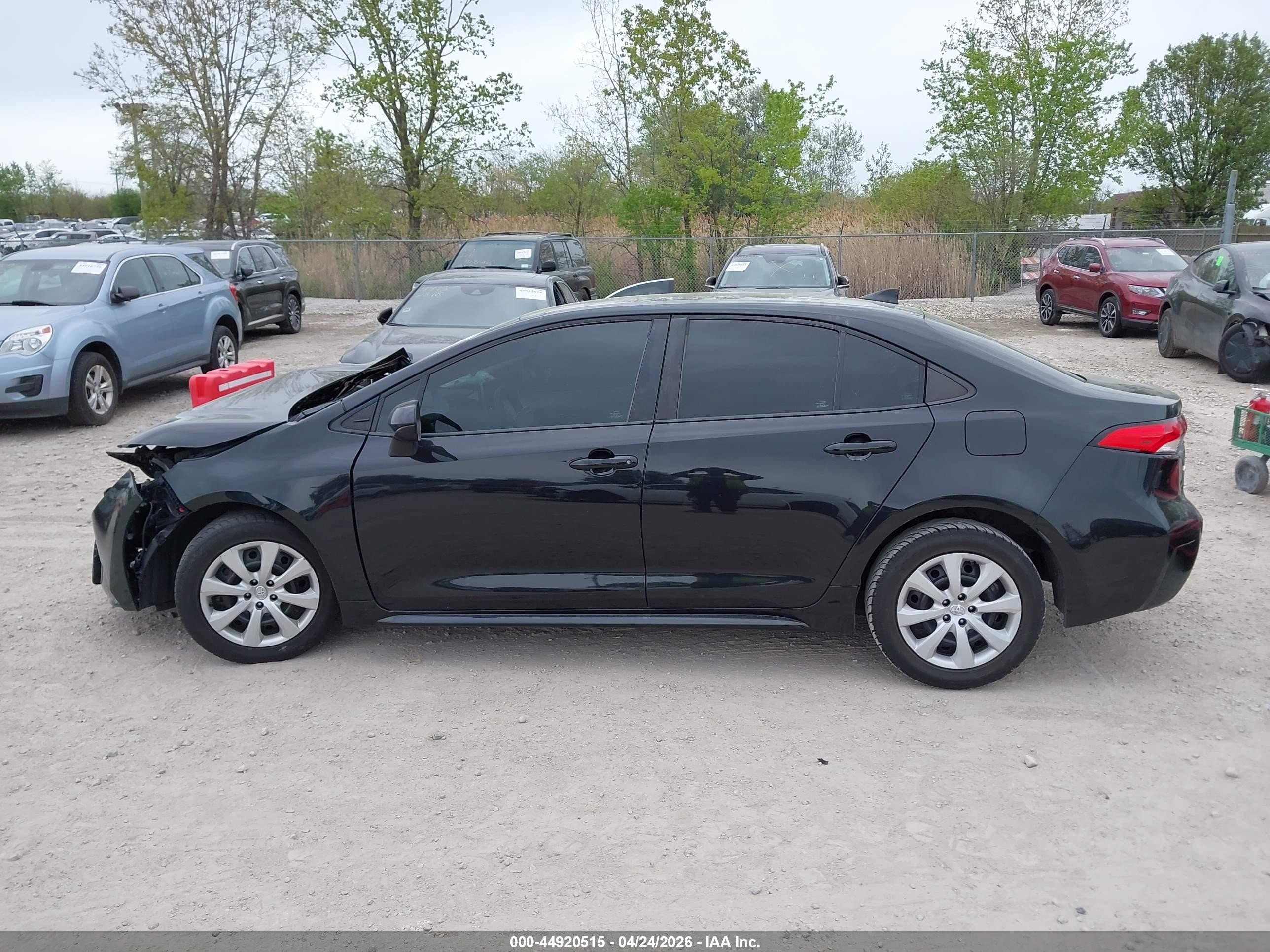2020 Toyota Corolla Le Black vin: 5YFEPRAEXLP106997