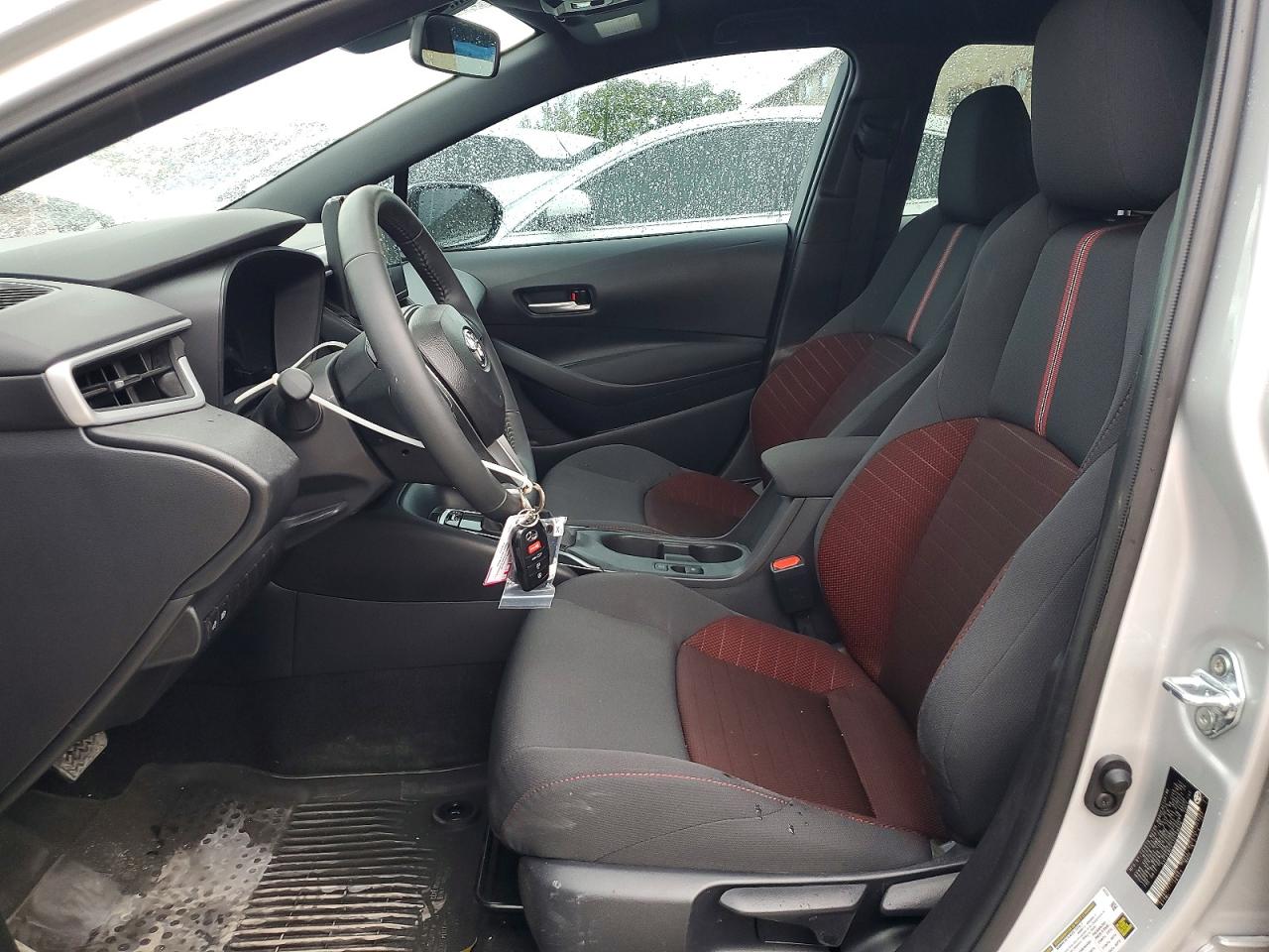 2026 Toyota Corolla Se Silver vin: 5YFS4MCE1TP259876