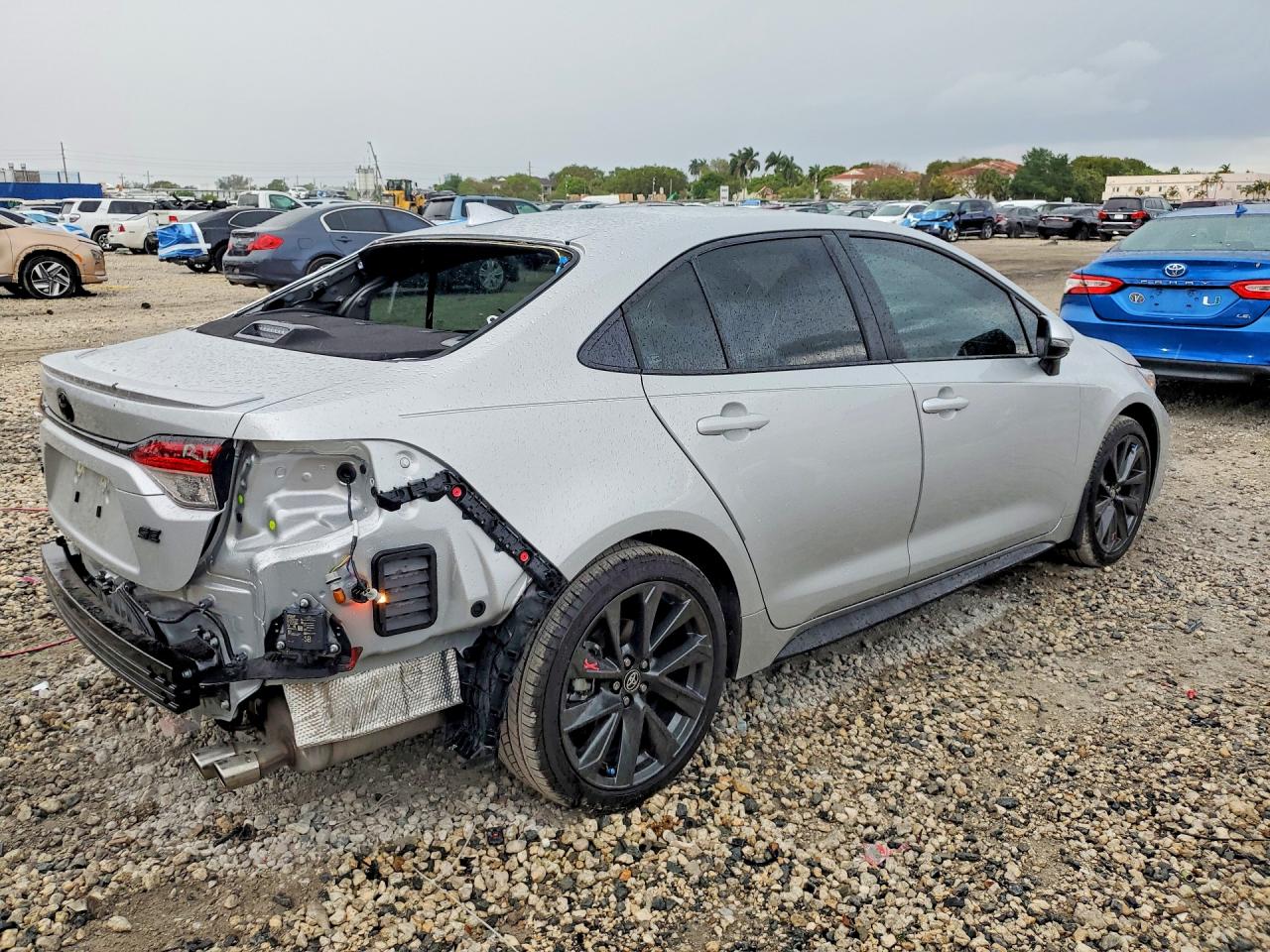 2026 Toyota Corolla Se Silver vin: 5YFS4MCE1TP259876