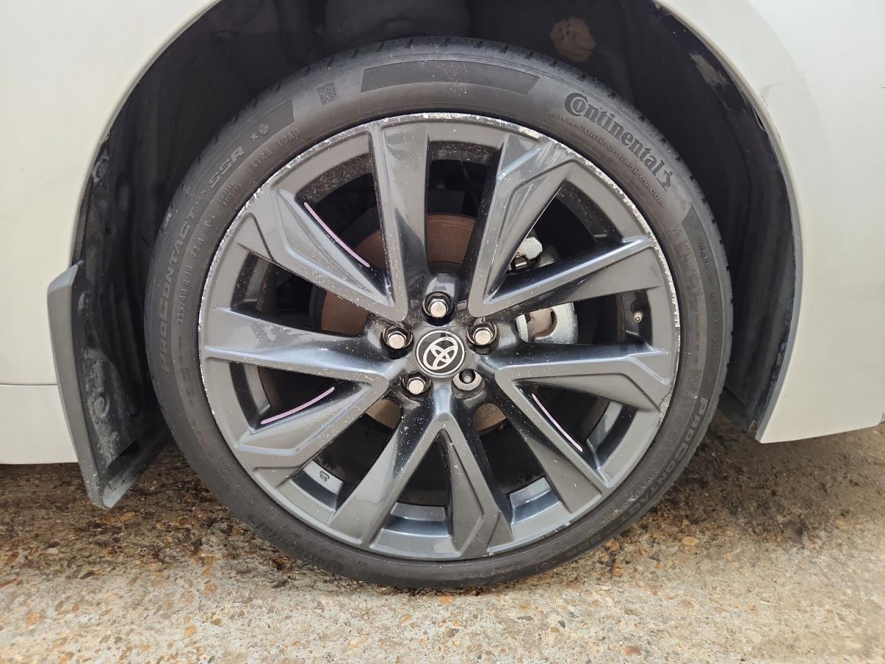 2025 Toyota Corolla Se Silver vin: 5YFS4MCE3SP227896 Damage: Right Front Wheel, Curb Rash, > 12 Inches