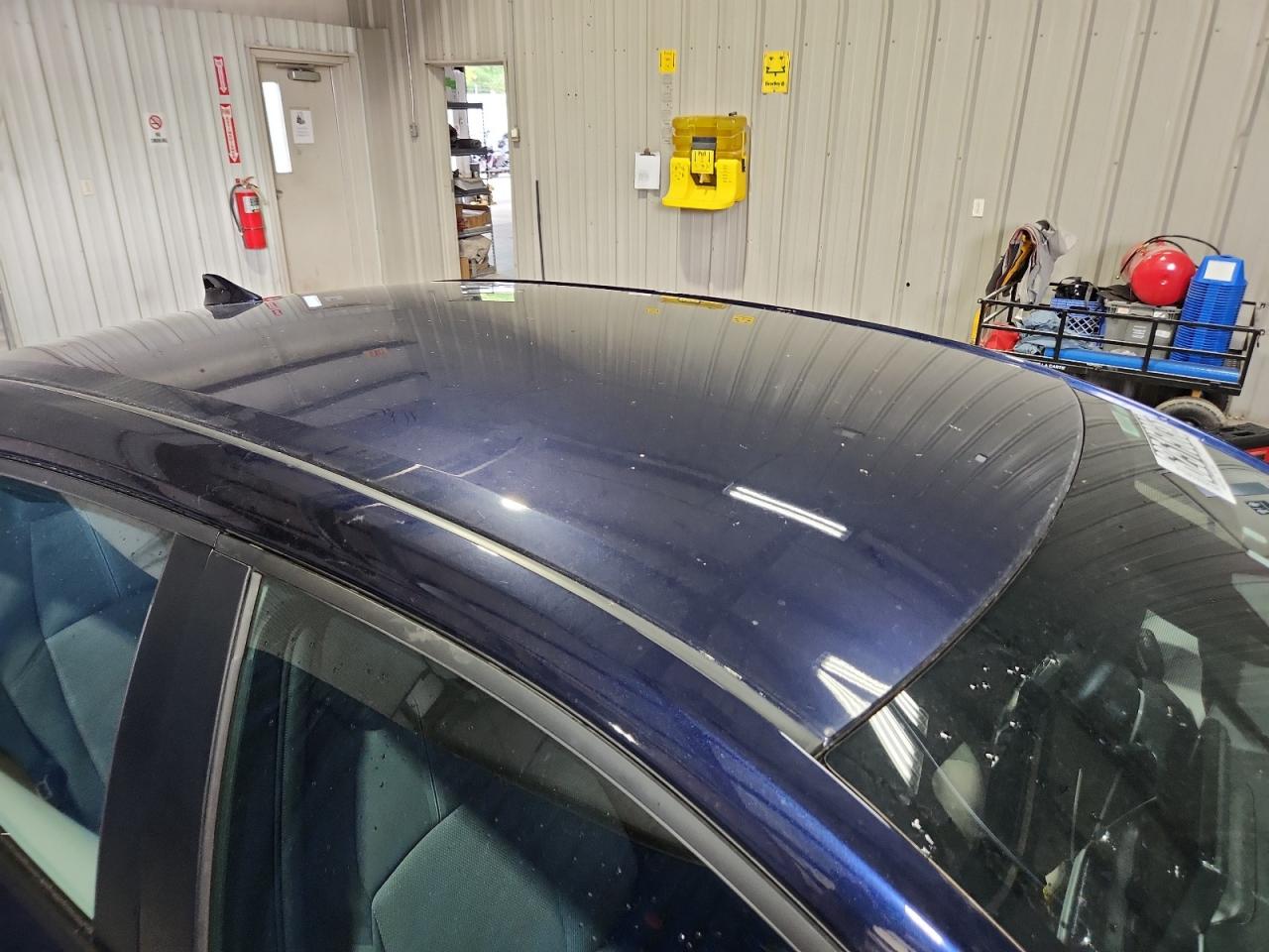 2025 Toyota Corolla Se Синий vin: 5YFS4MCEXSP232397 Damage: Roof, Chipped, 10 Or More