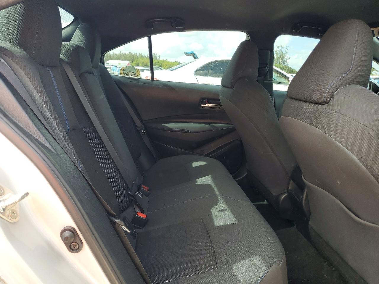 2020 Toyota Corolla Se Silver vin: 5YFS4RCE0LP043949