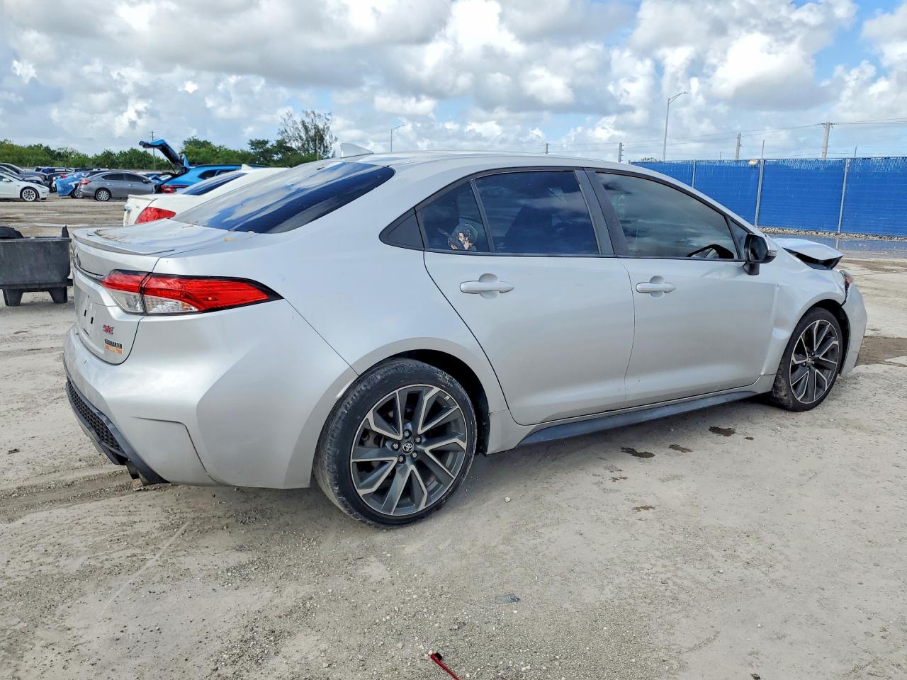 2020 Toyota Corolla Se Silver vin: 5YFS4RCE0LP043949