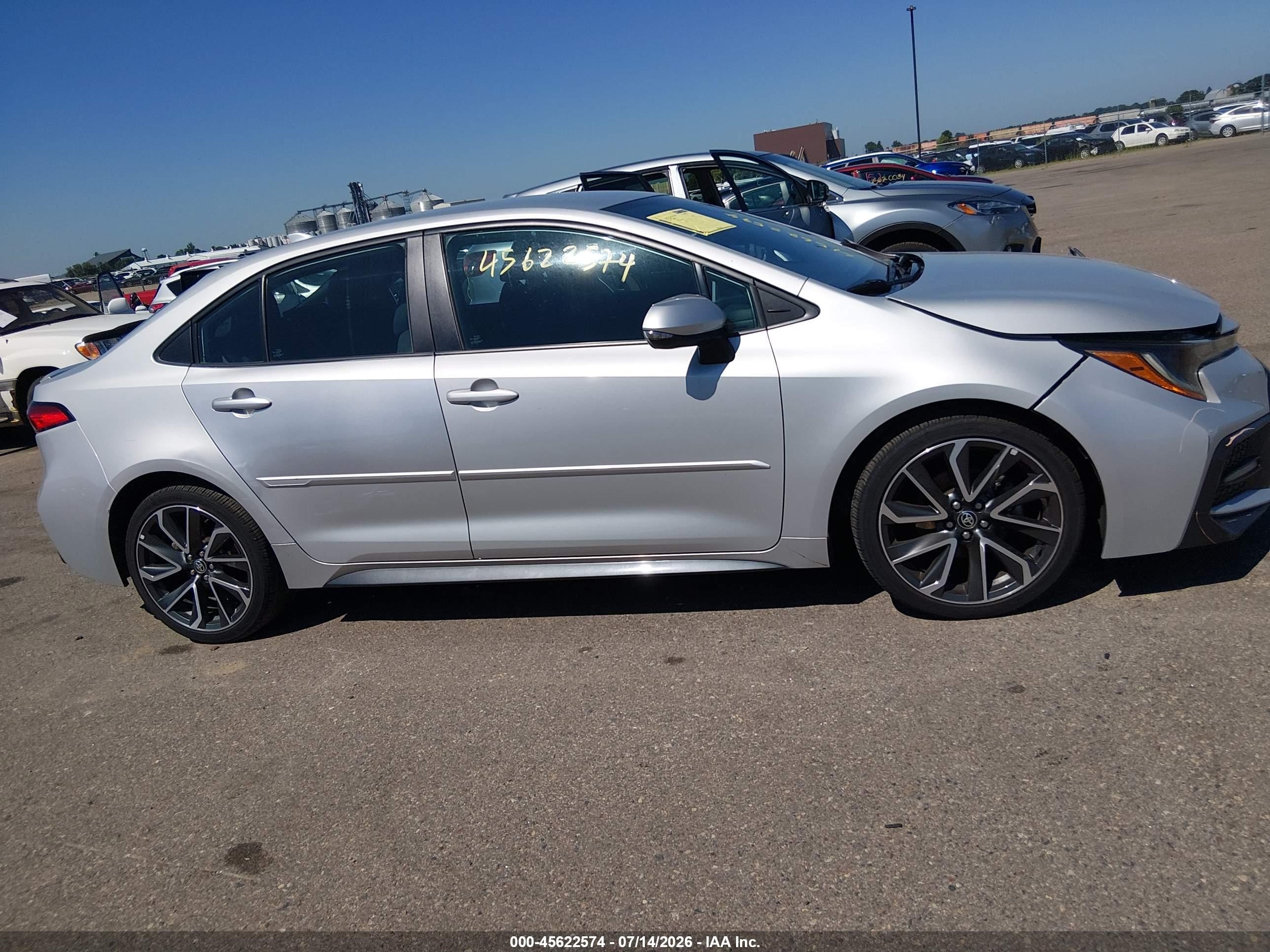 2020 Toyota Corolla Se Silver vin: 5YFS4RCE1LP019708