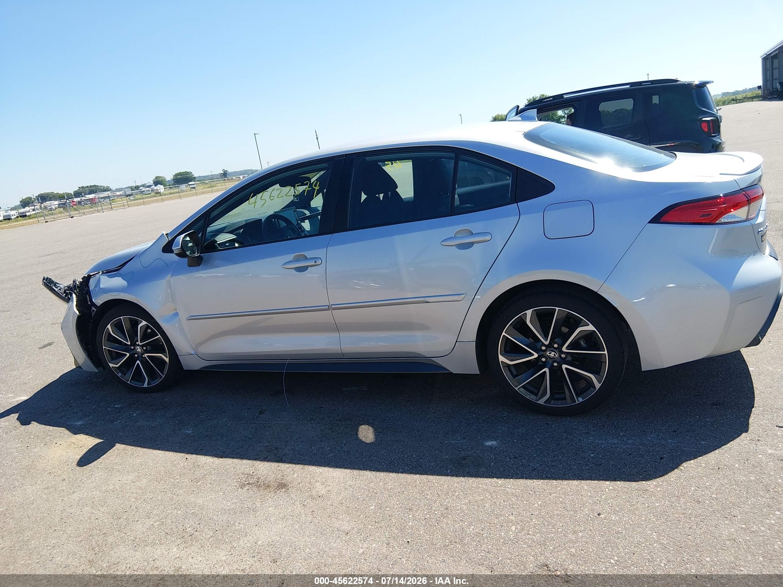 2020 Toyota Corolla Se Silver vin: 5YFS4RCE1LP019708