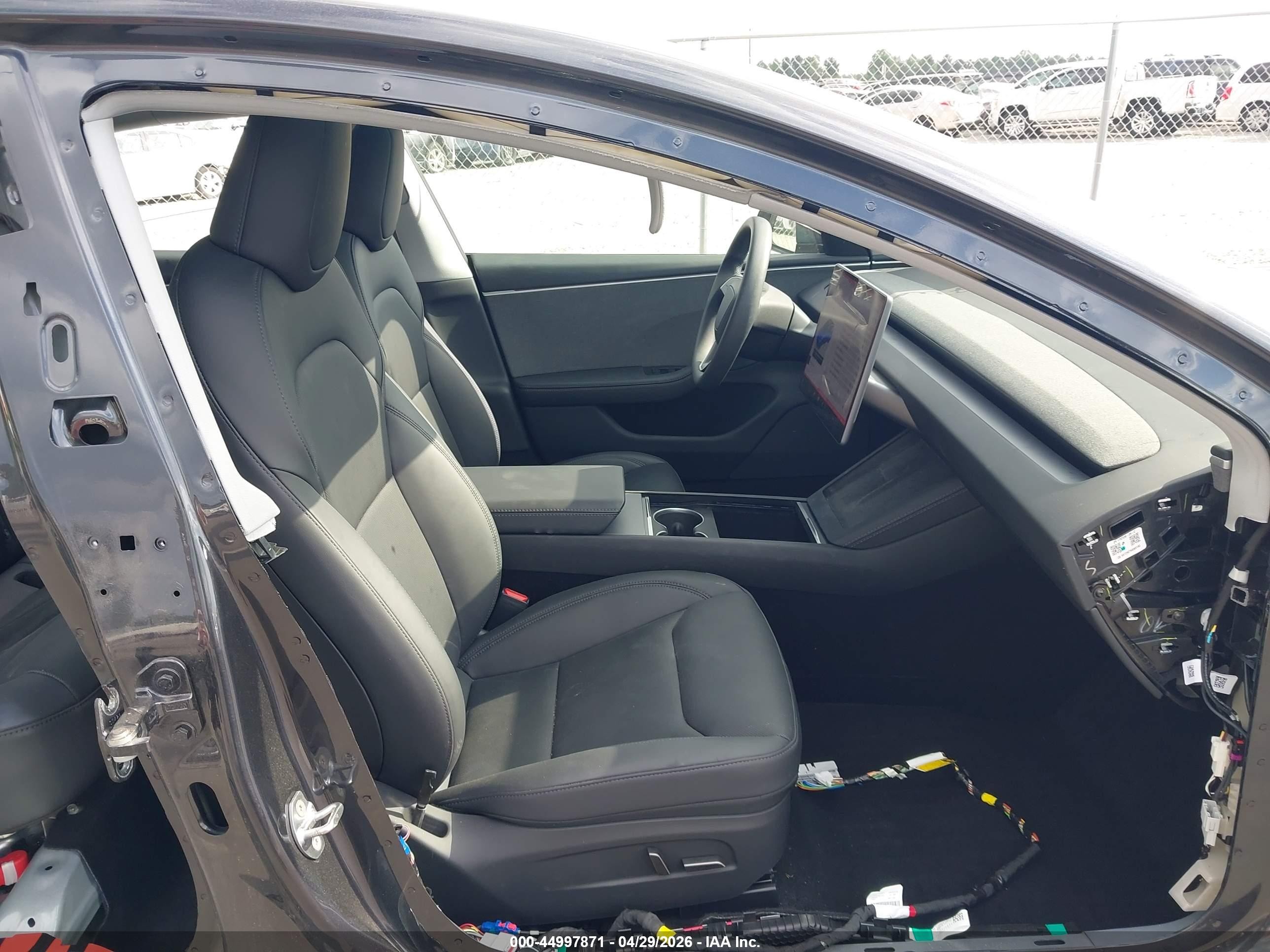 2025 Tesla Model 3 Long Range Rear-wheel Drive/standard Rear-wheel Drive Gray vin: 5YJ3E1EA0SF984308