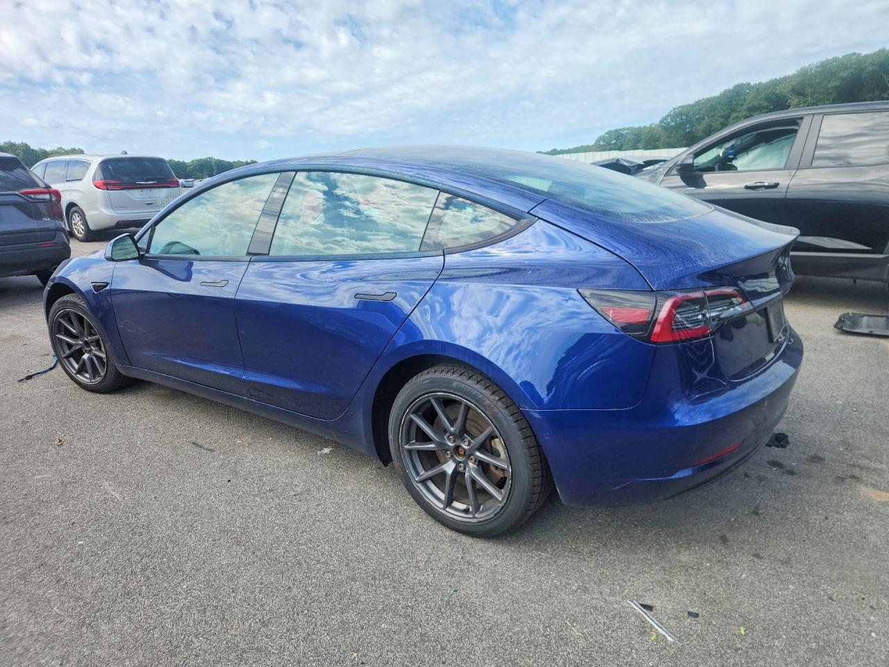 2022 Tesla Model 3 Blue vin: 5YJ3E1EA1NF371277