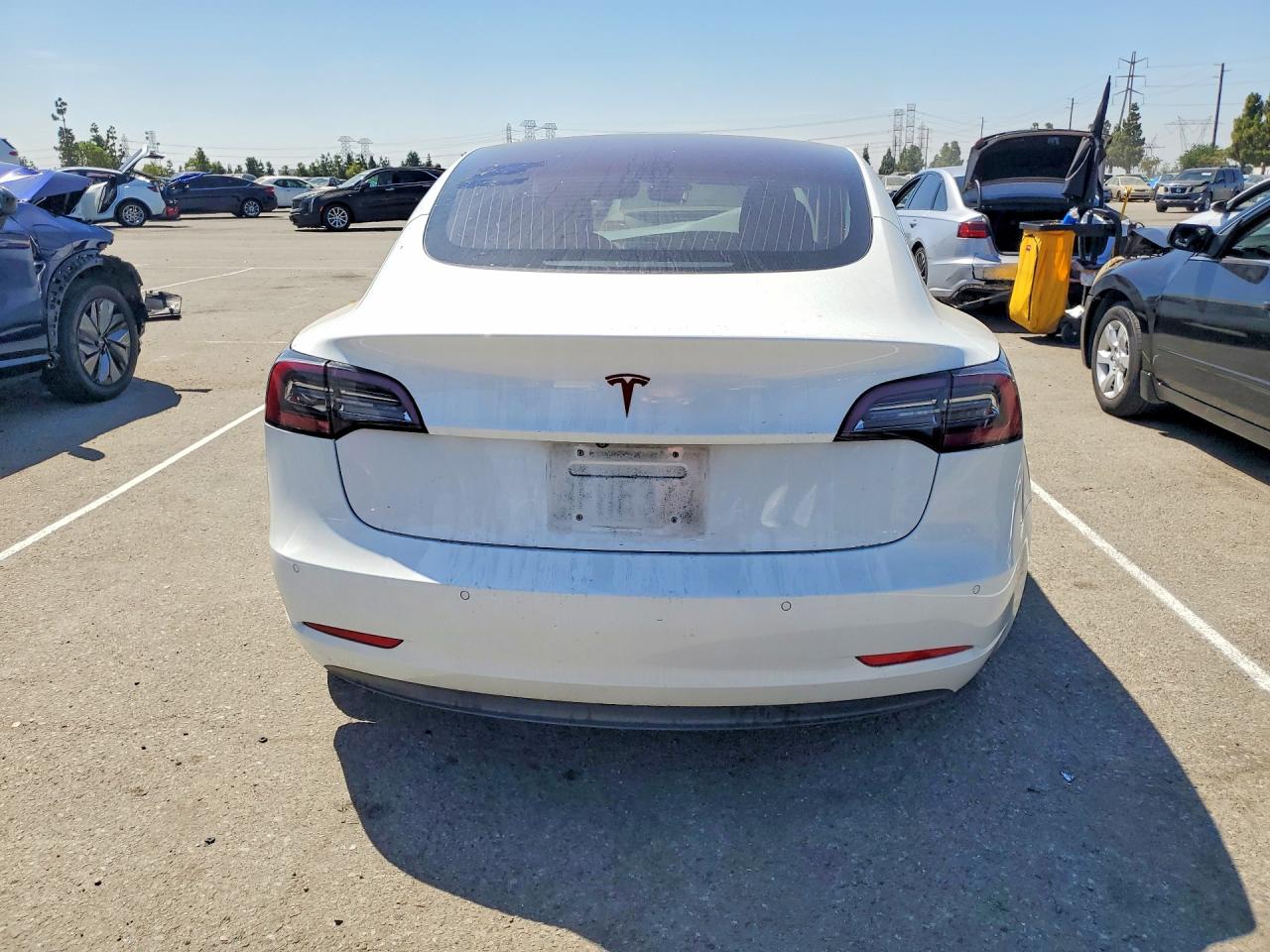 2018 Tesla Model 3 Белый vin: 5YJ3E1EA2JF038726