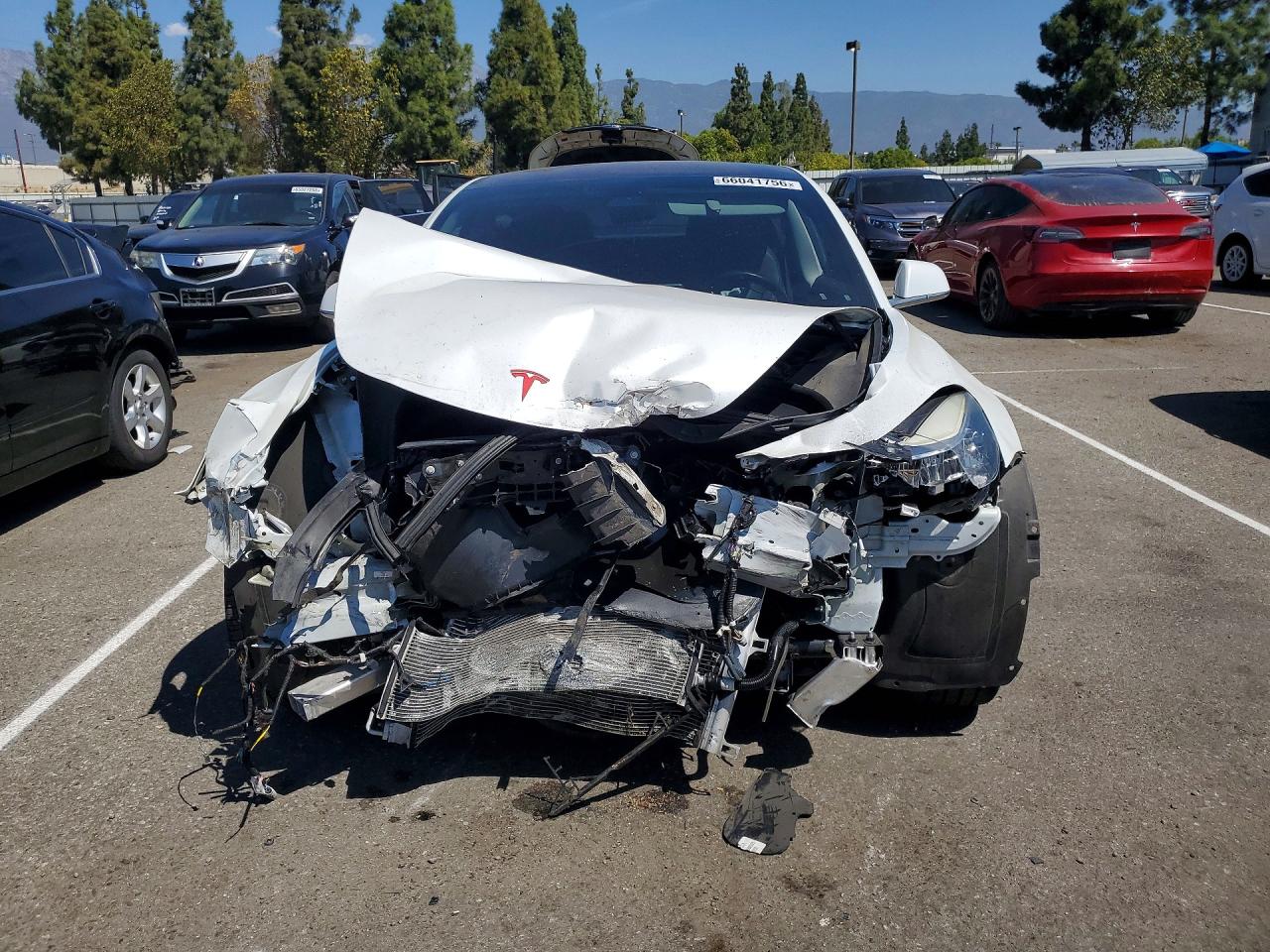 2018 Tesla Model 3 Белый vin: 5YJ3E1EA2JF038726