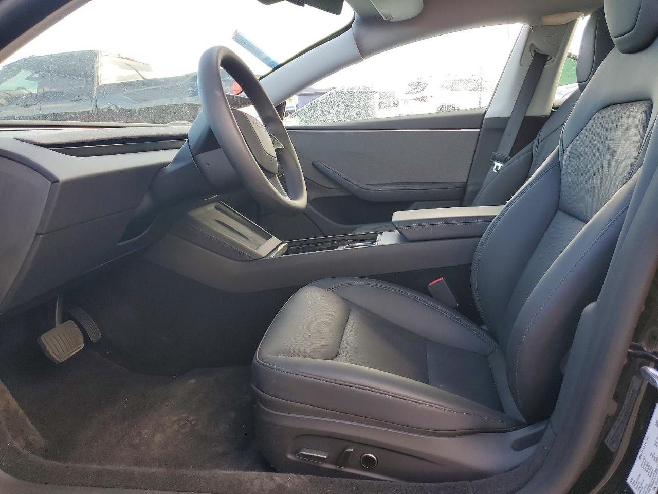 2025 Tesla Model 3 Черный vin: 5YJ3E1EA2SF037027