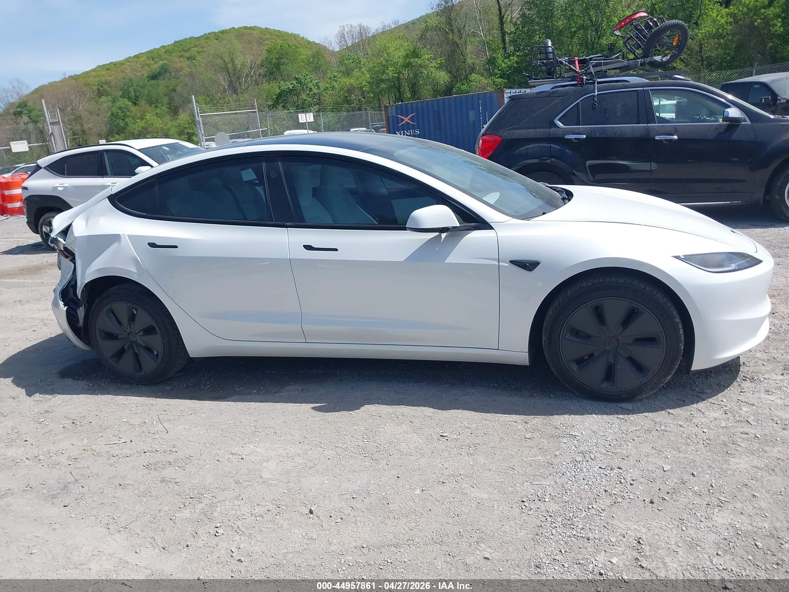 2026 Tesla Model 3 Premium Rear-wheel Drive/rear-wheel Drive Белый vin: 5YJ3E1EA2TF146587